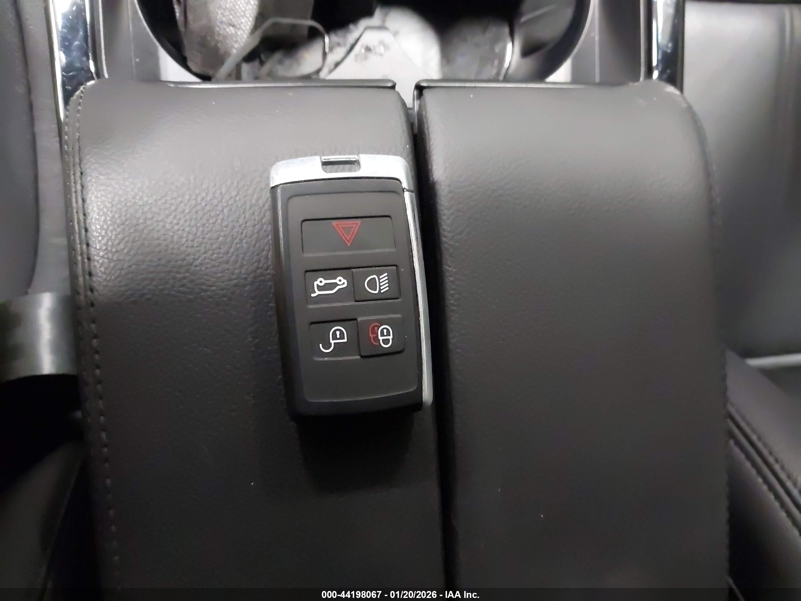 LAND ROVER image 11
