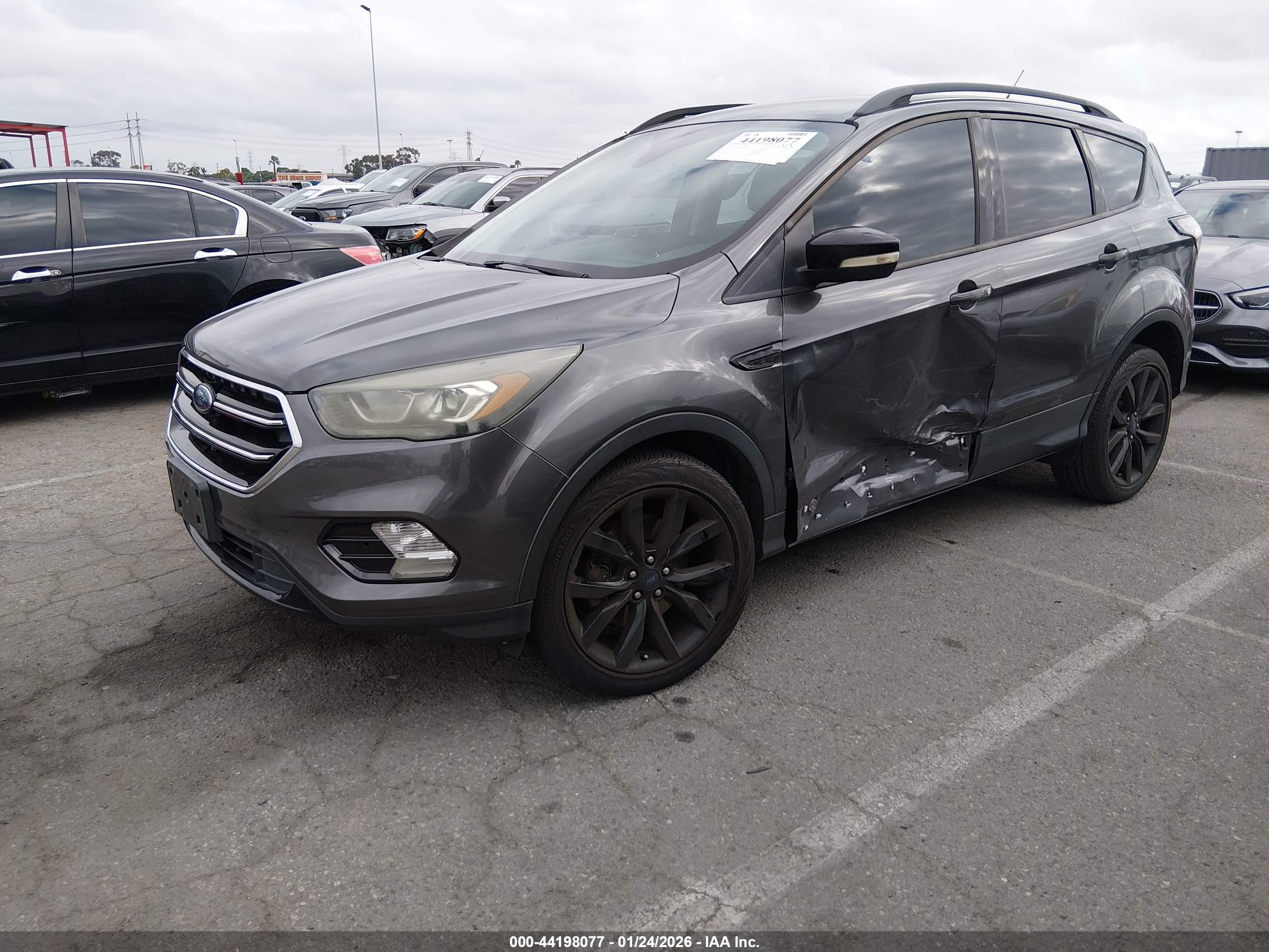 FORD ESCAPE image 2