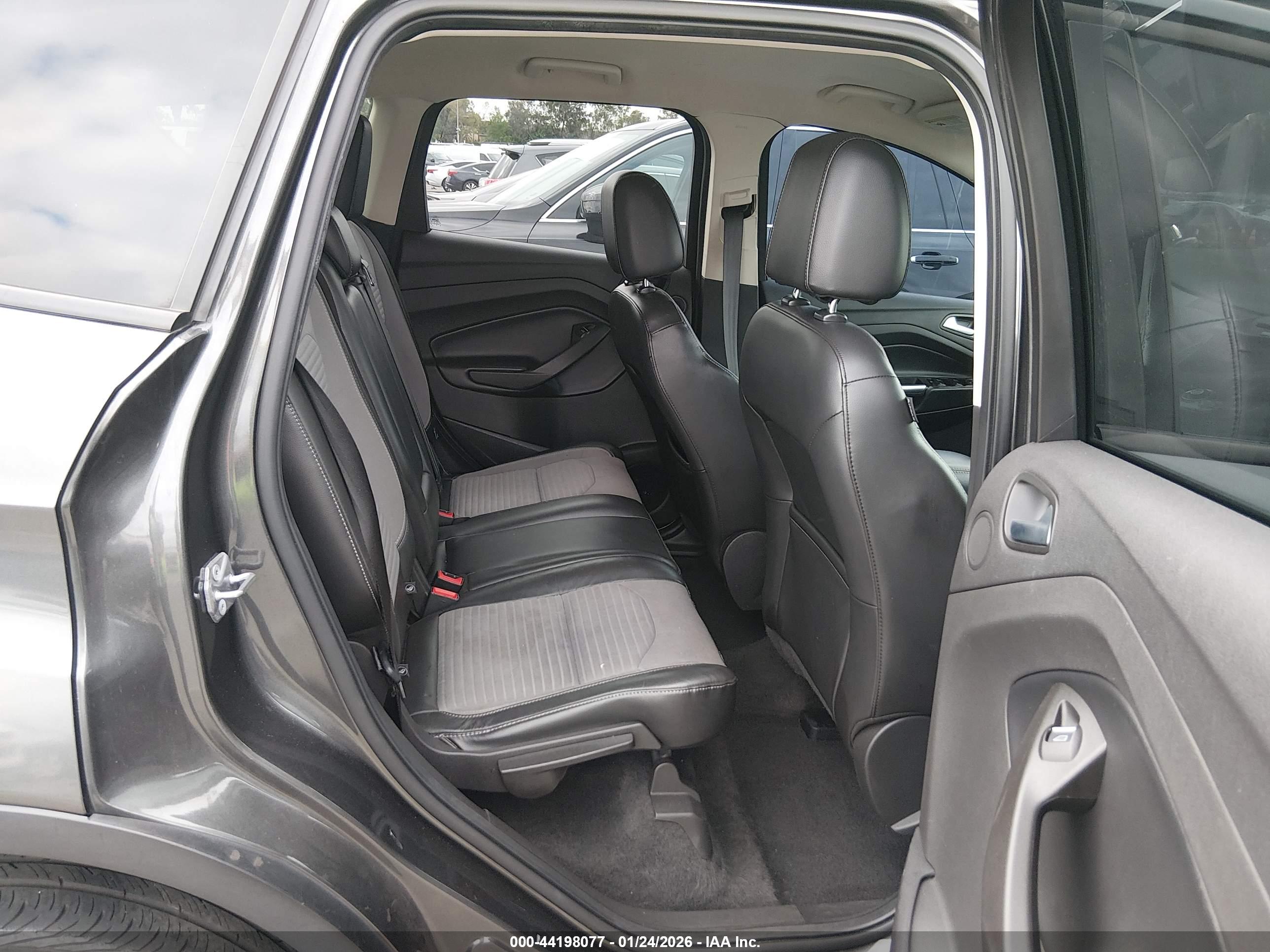 FORD ESCAPE image 8