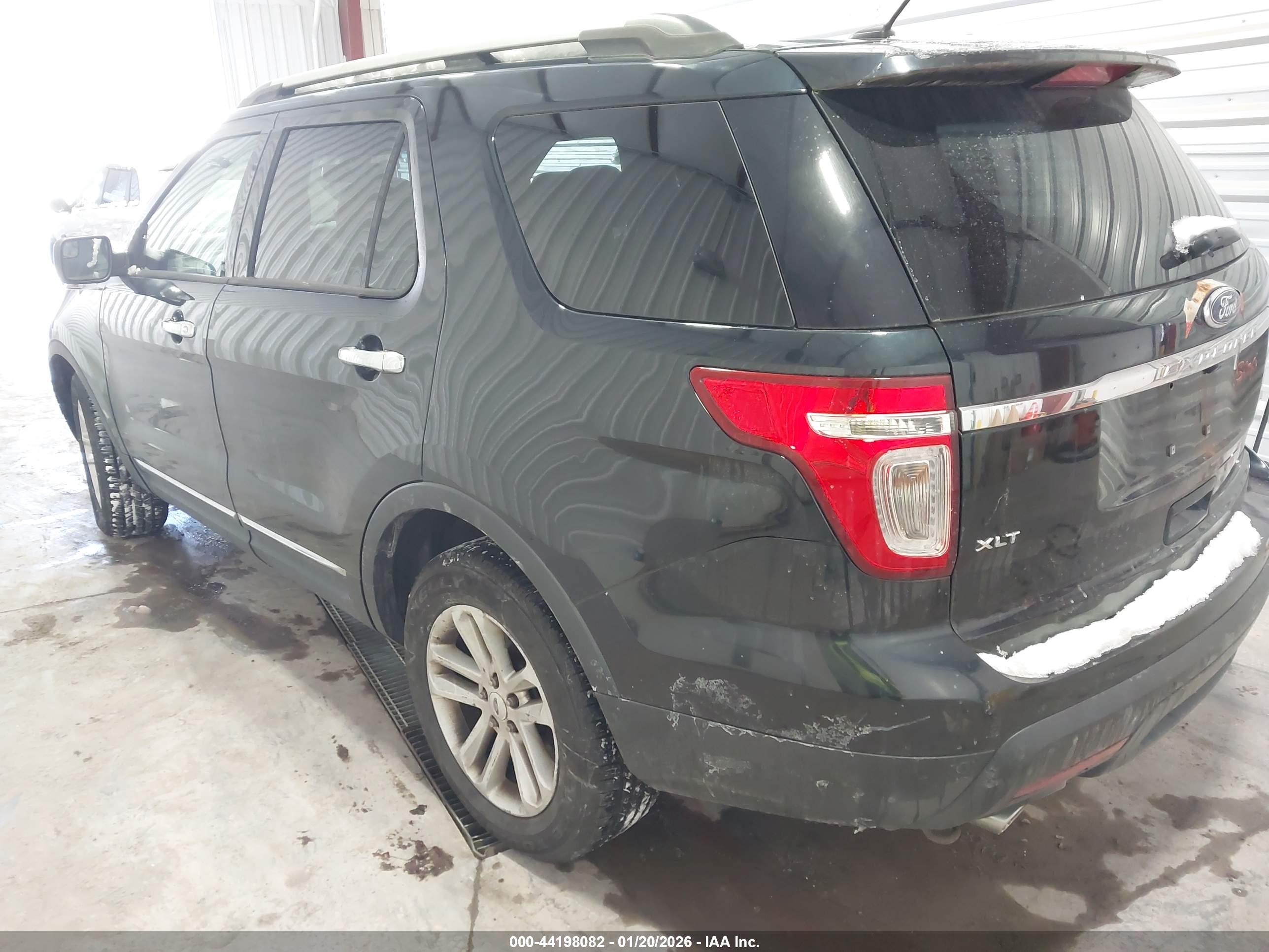 FORD EXPLORER image 3