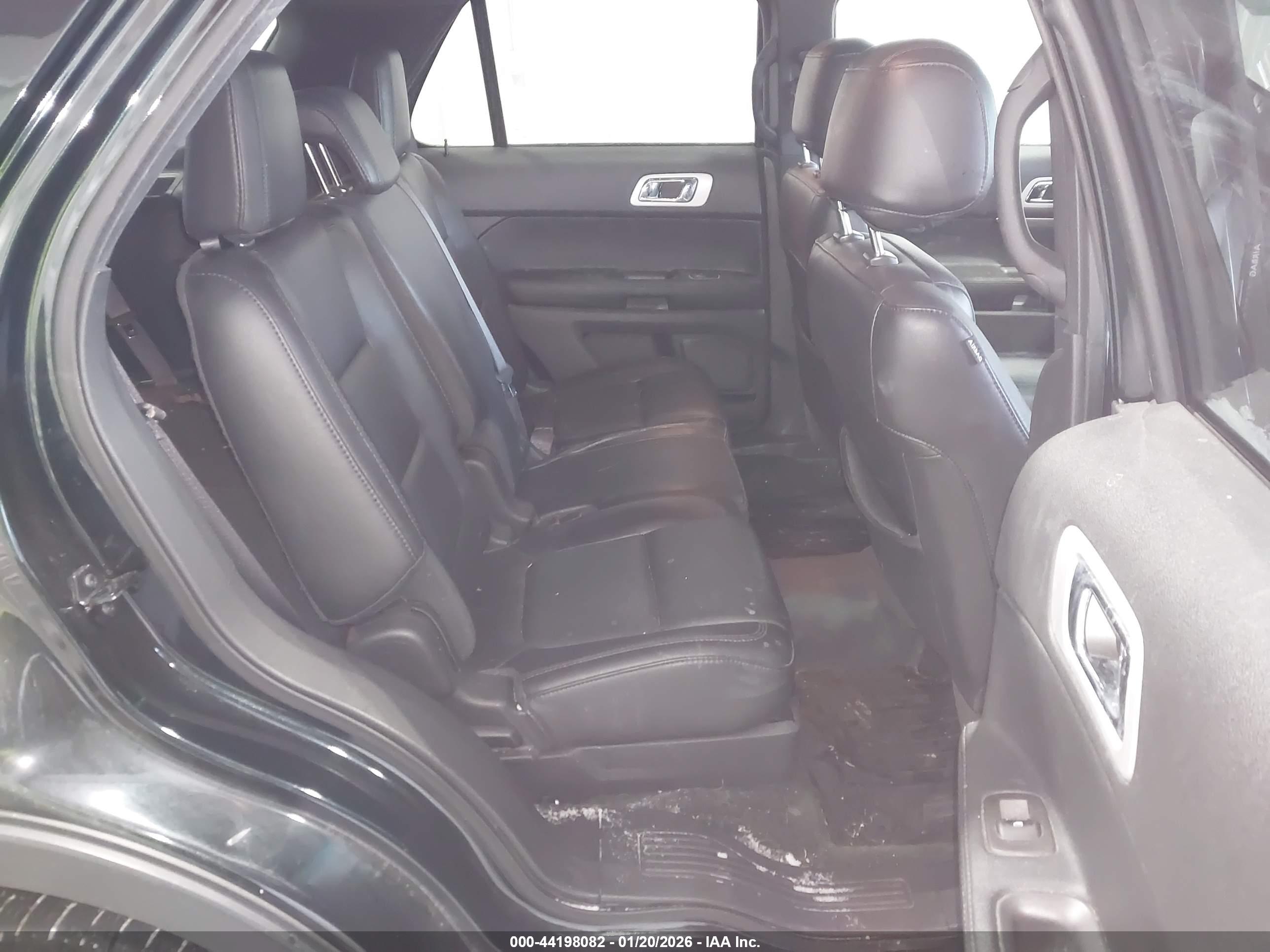 FORD EXPLORER image 8