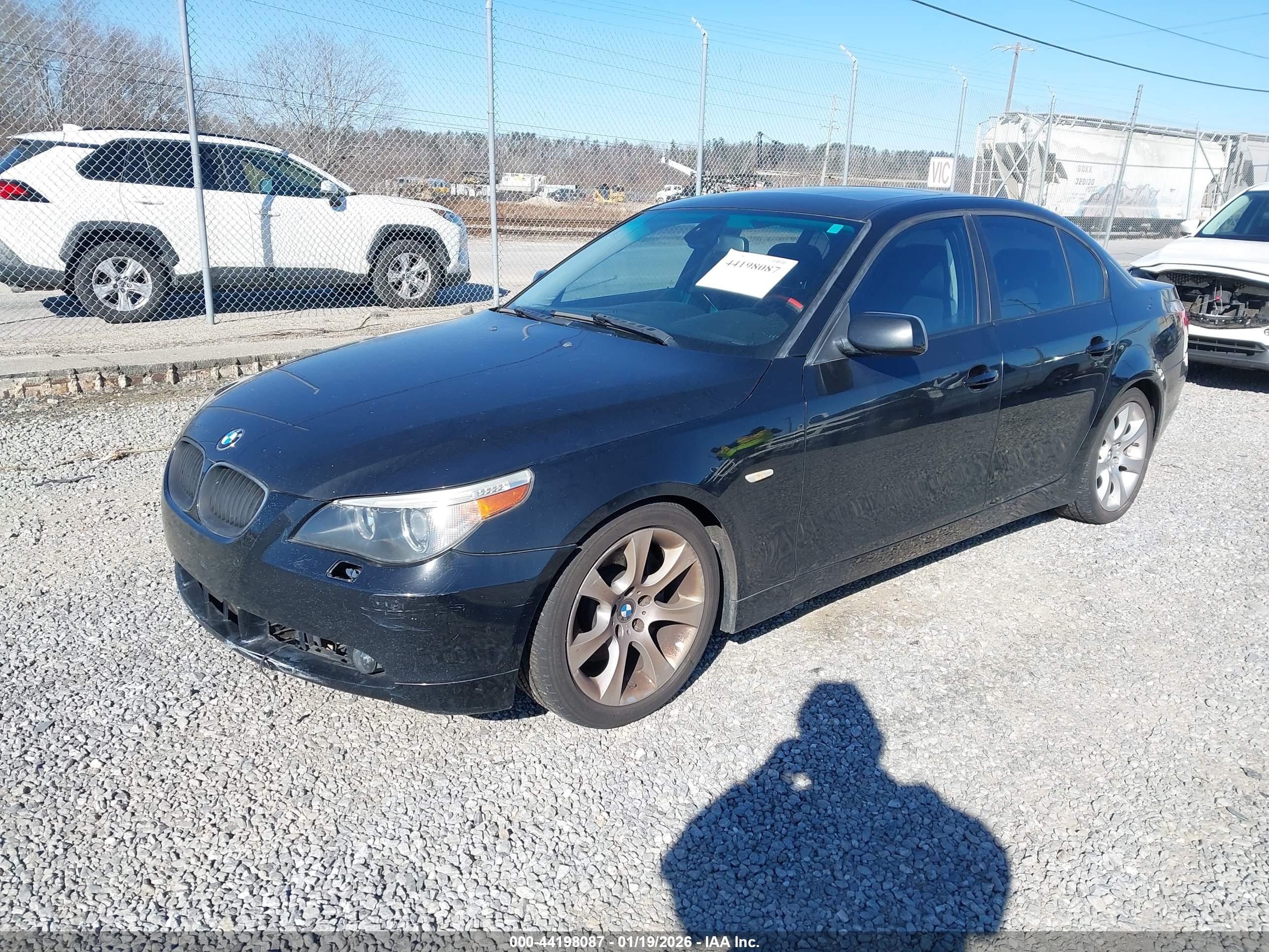 BMW 550I image 2
