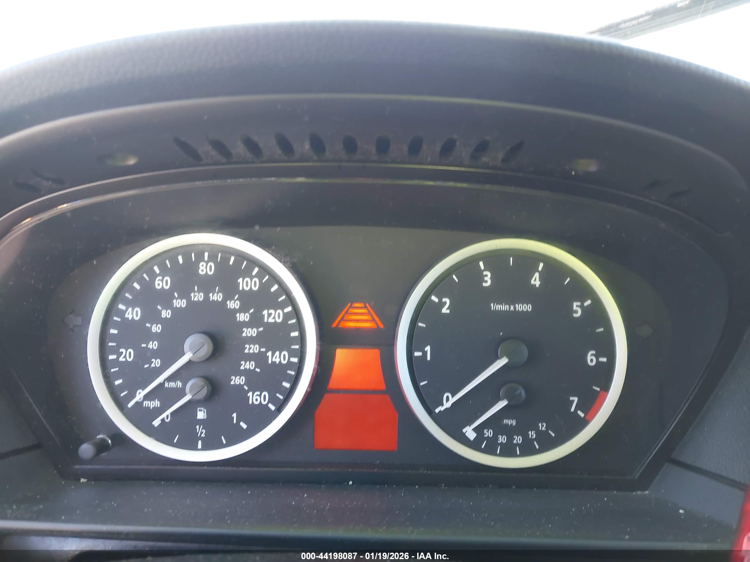 BMW 550I image 7