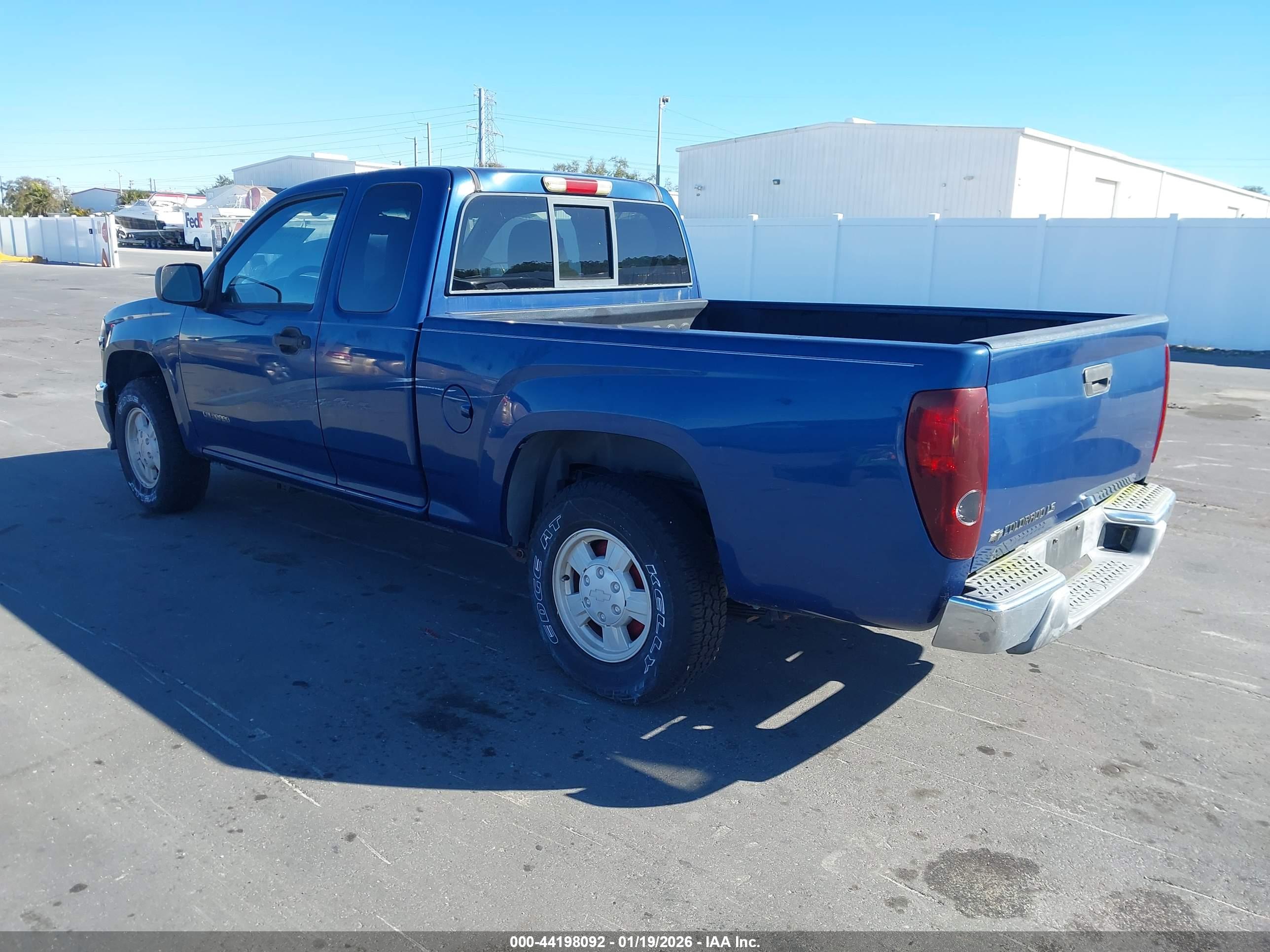 CHEVROLET COLORADO image 3