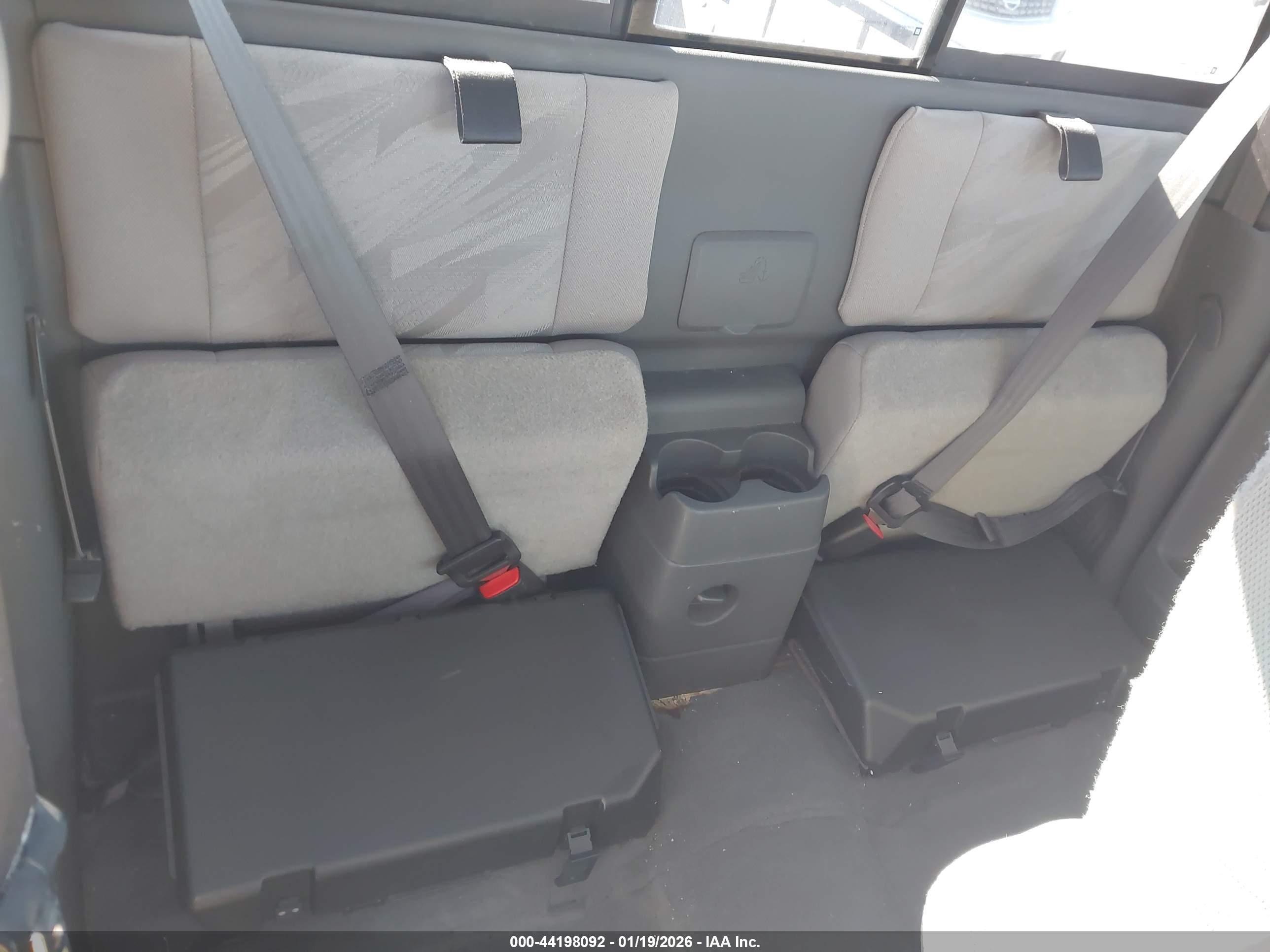 CHEVROLET COLORADO image 8