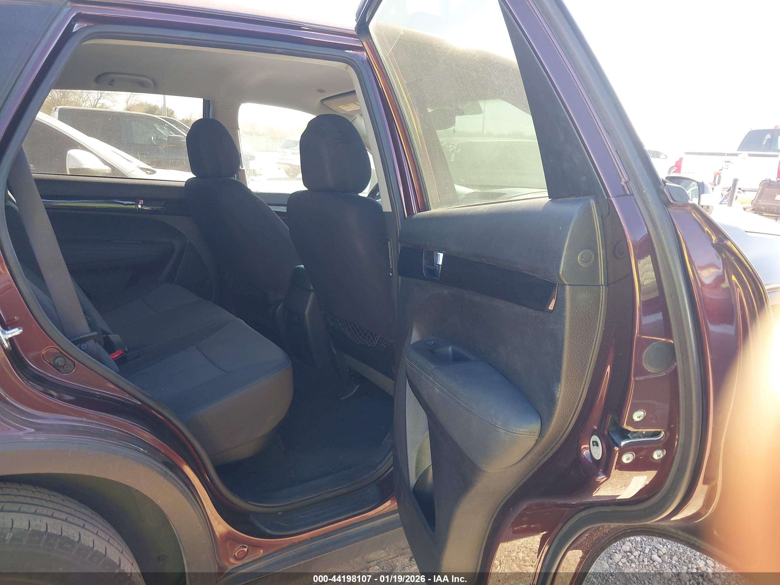 KIA SORENTO image 8
