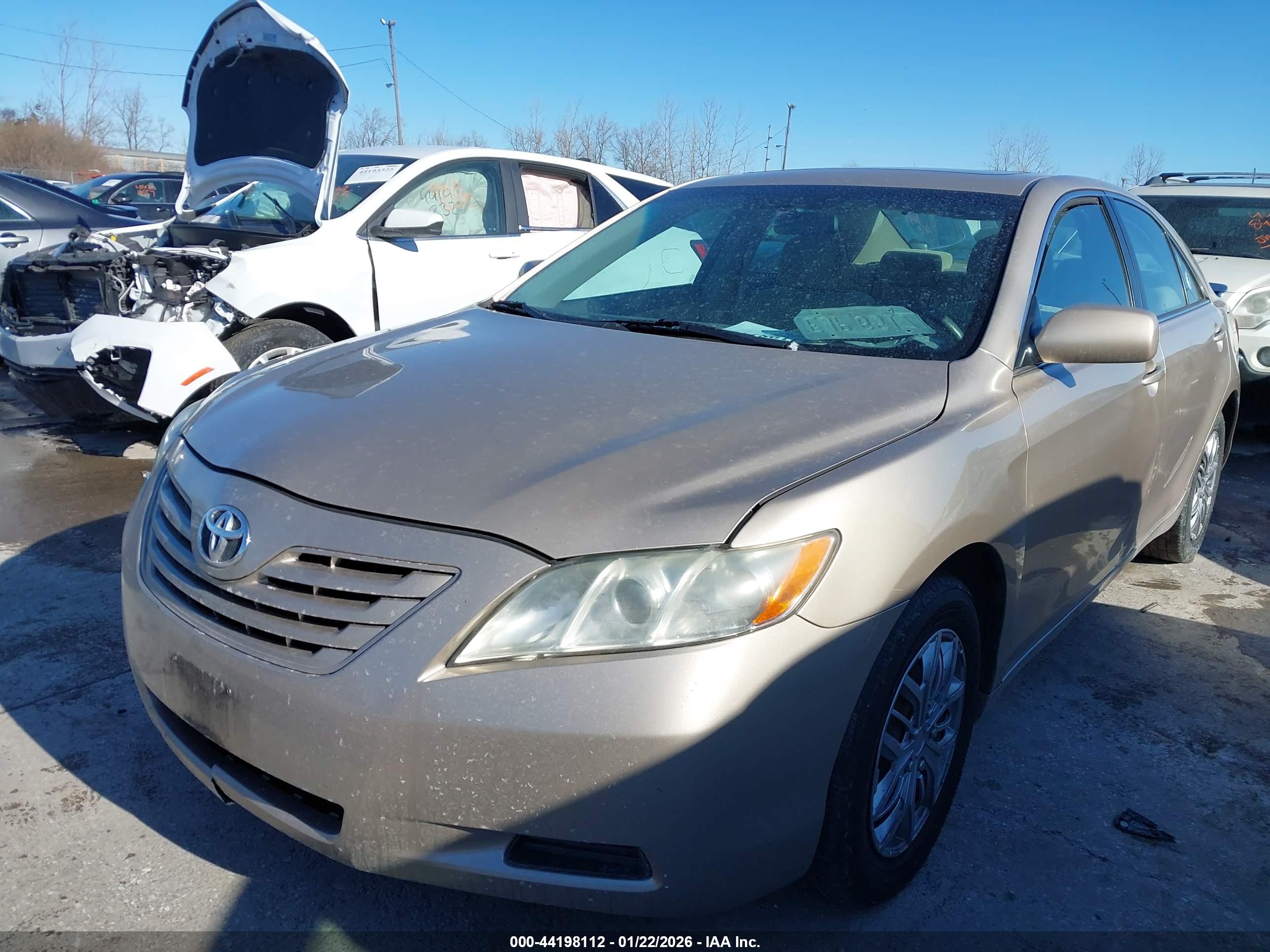 TOYOTA CAMRY image 2