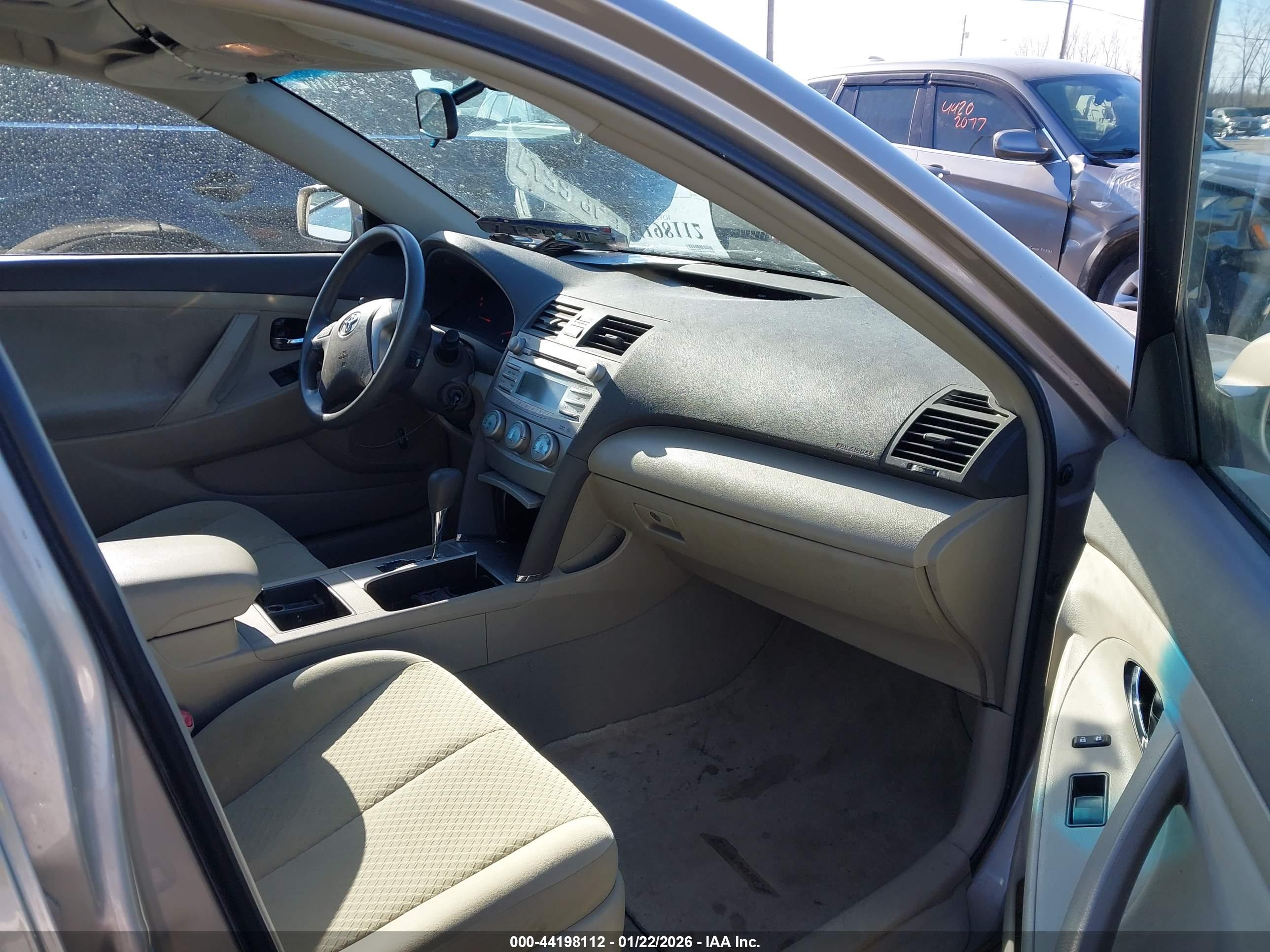 TOYOTA CAMRY image 5