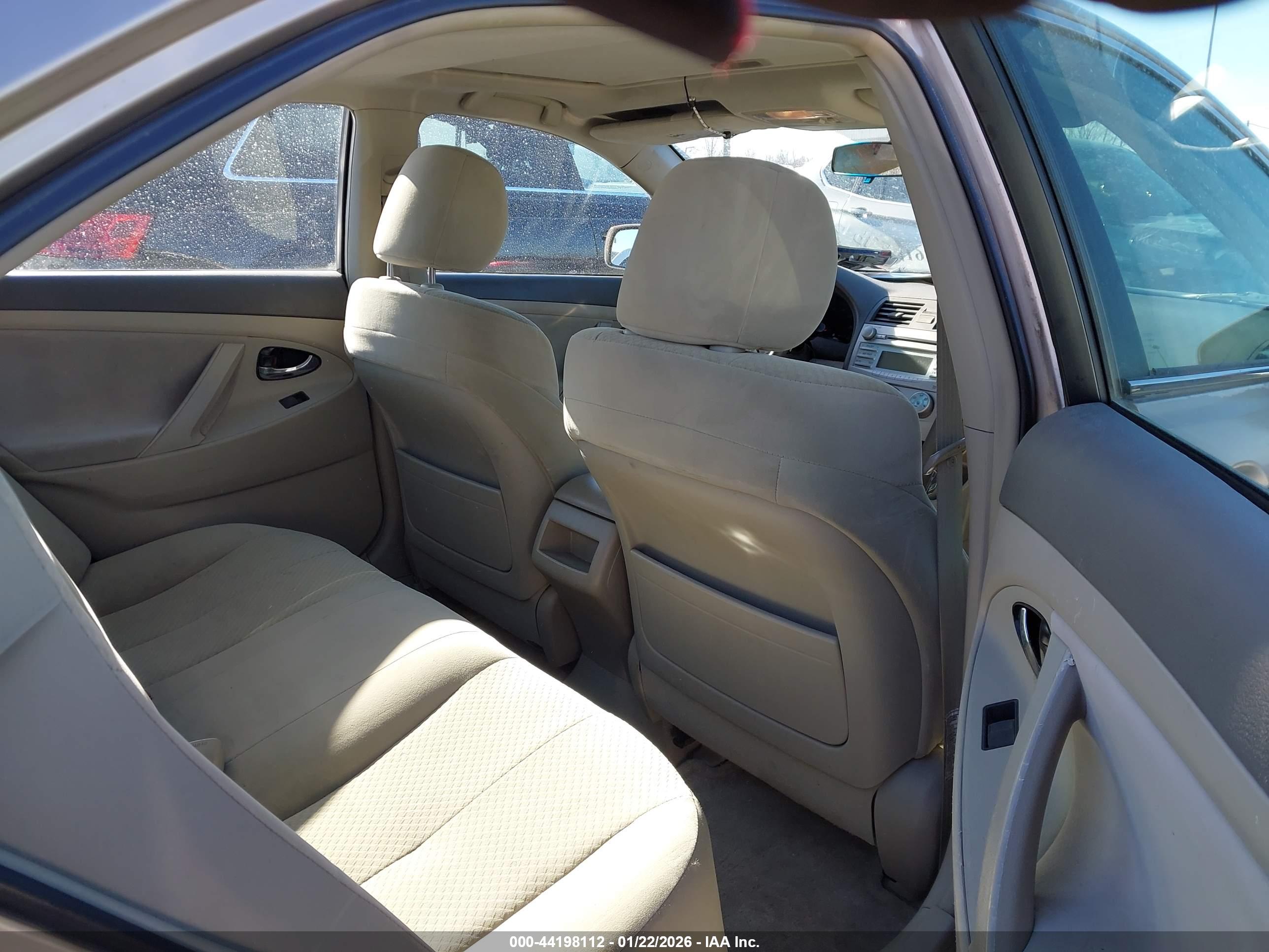 TOYOTA CAMRY image 8