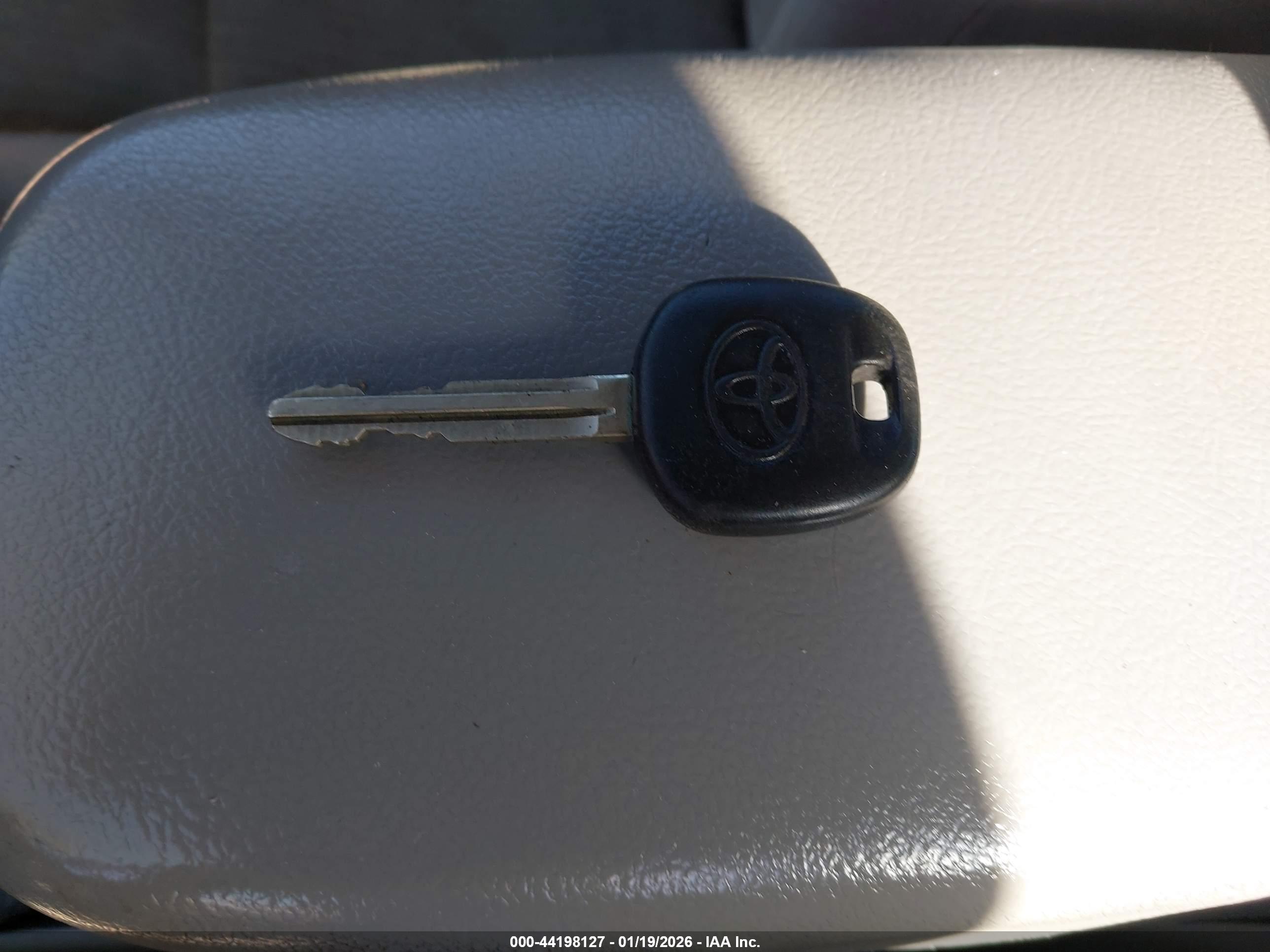 TOYOTA COROLLA image 11