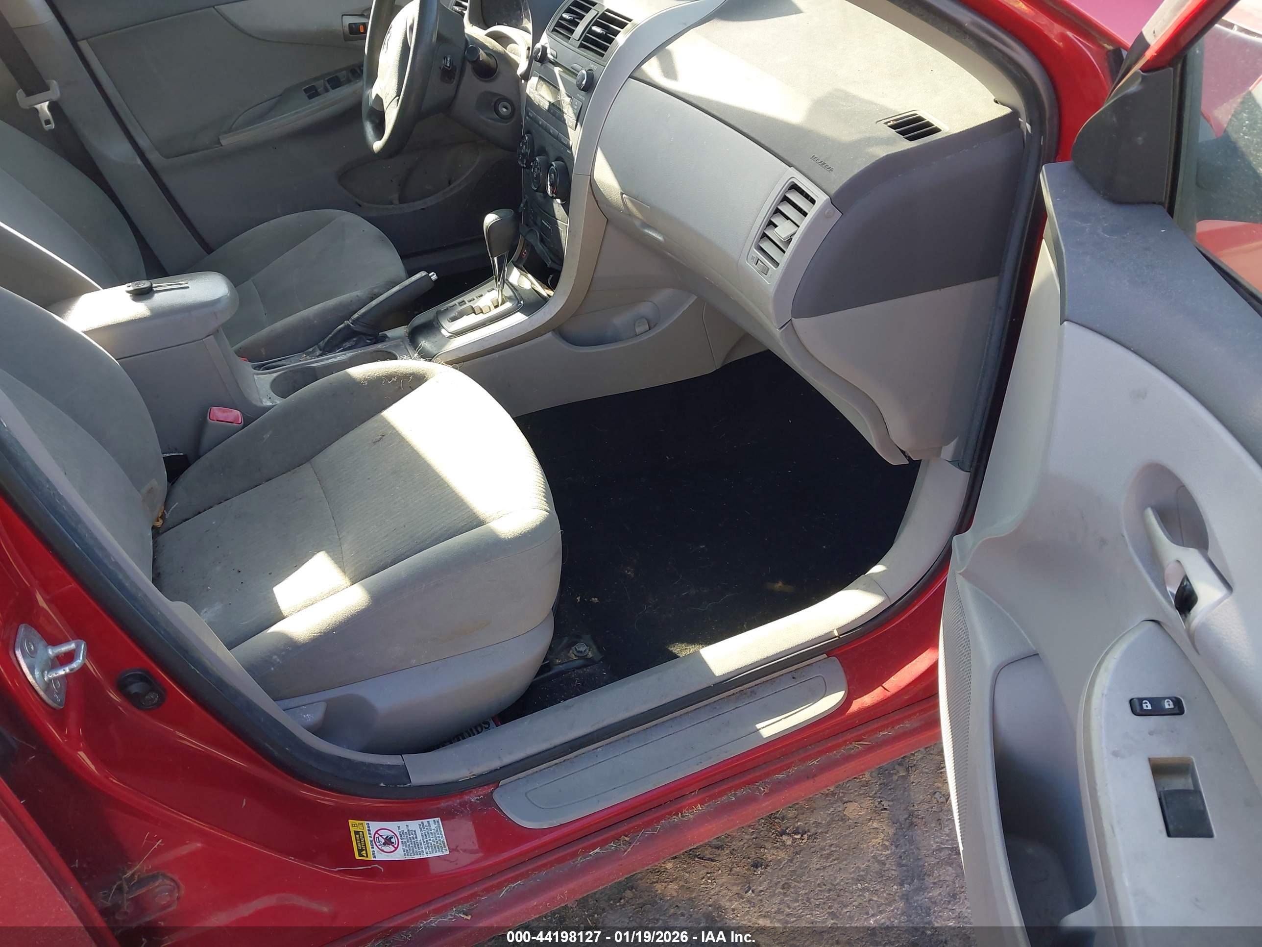 TOYOTA COROLLA image 5