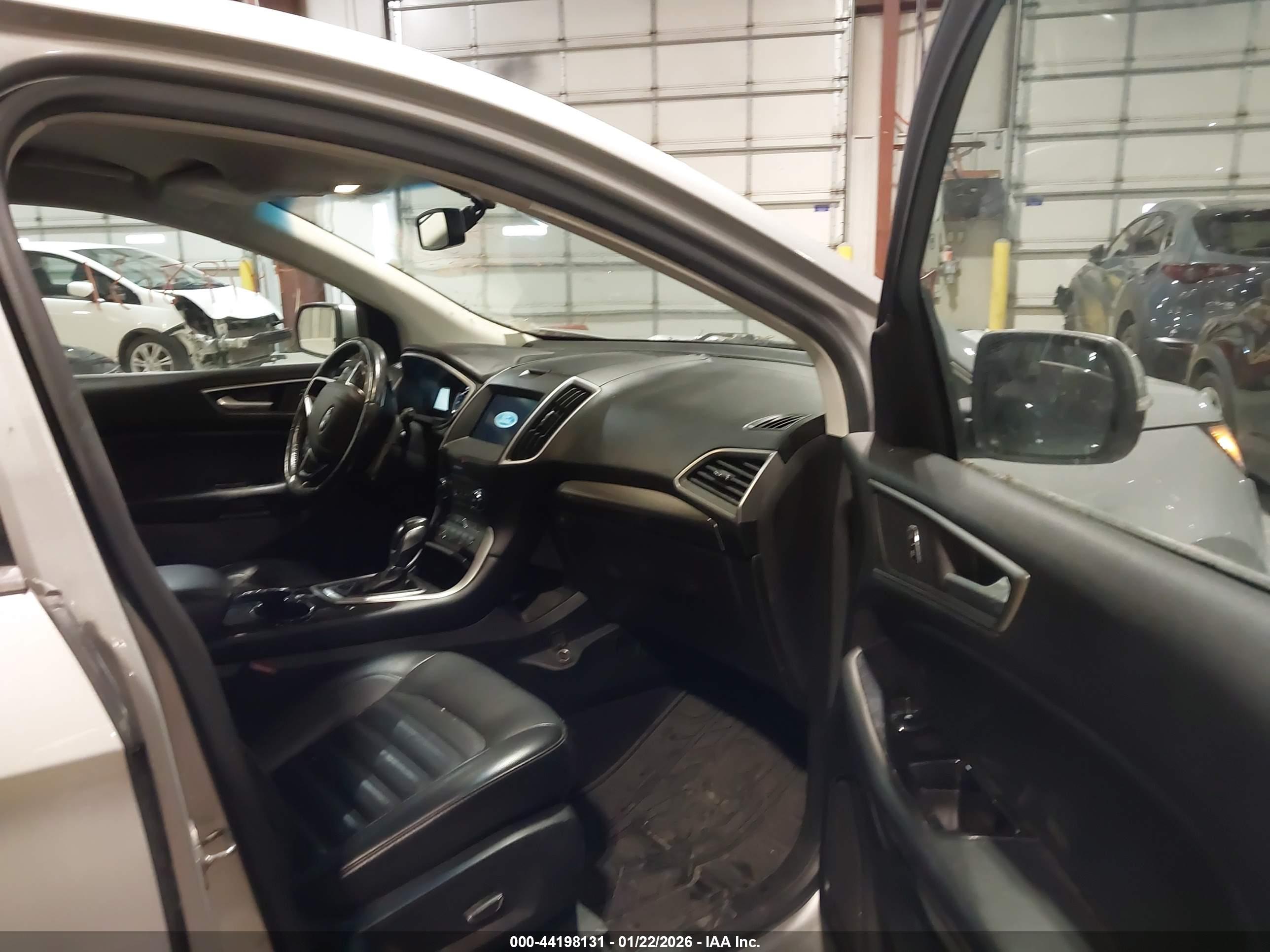 FORD EDGE image 5