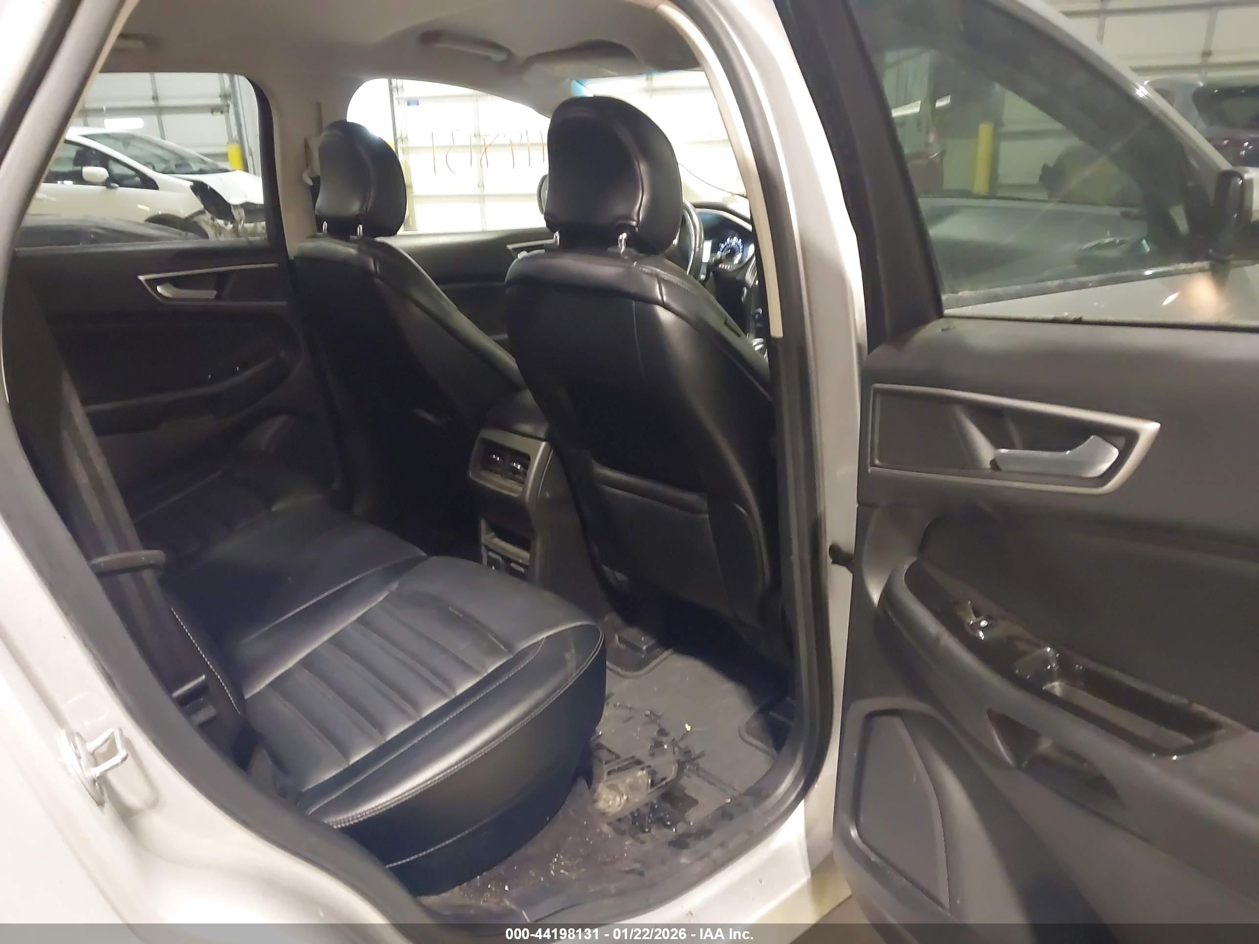 FORD EDGE image 8