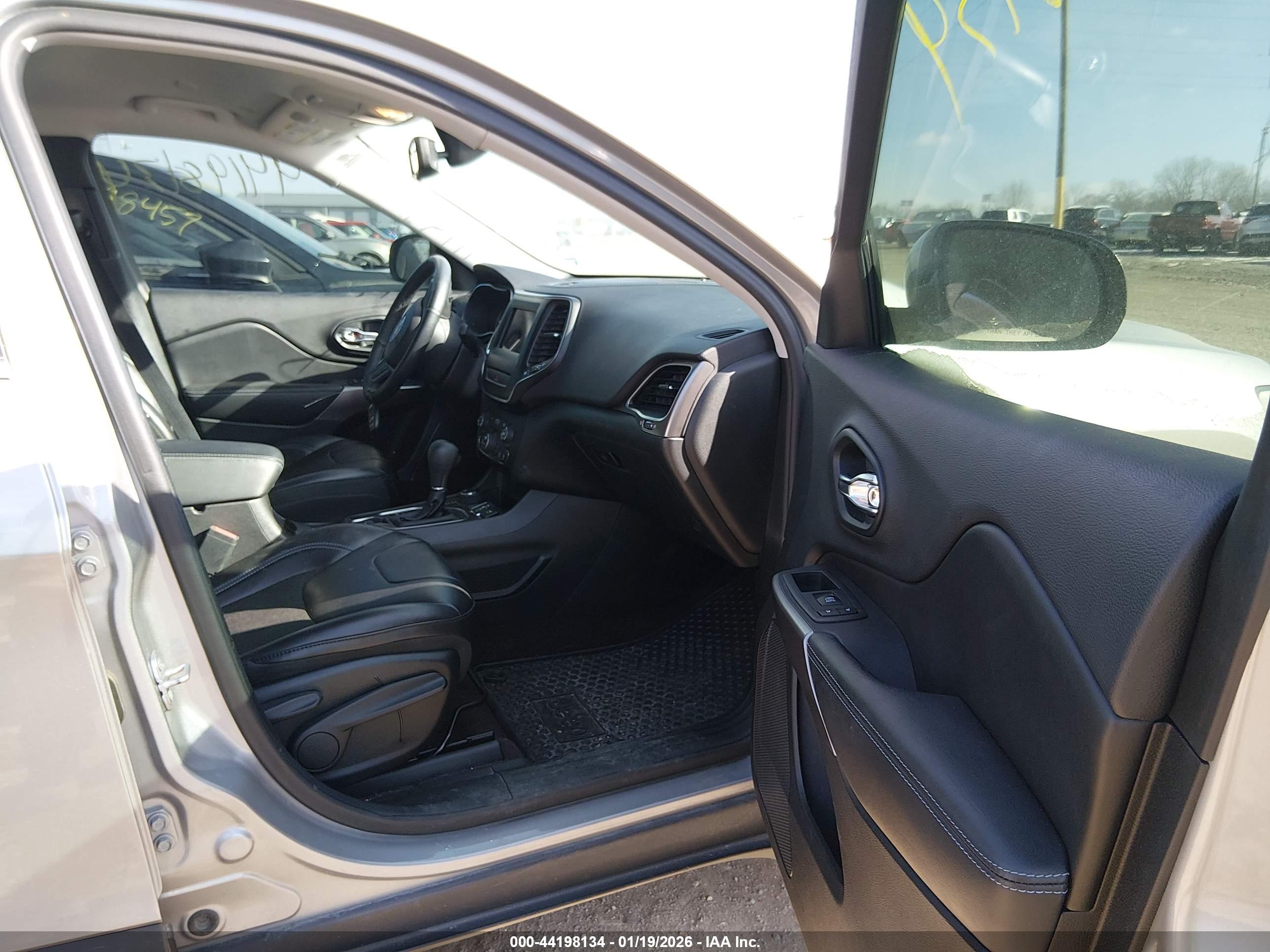 JEEP CHEROKEE image 5