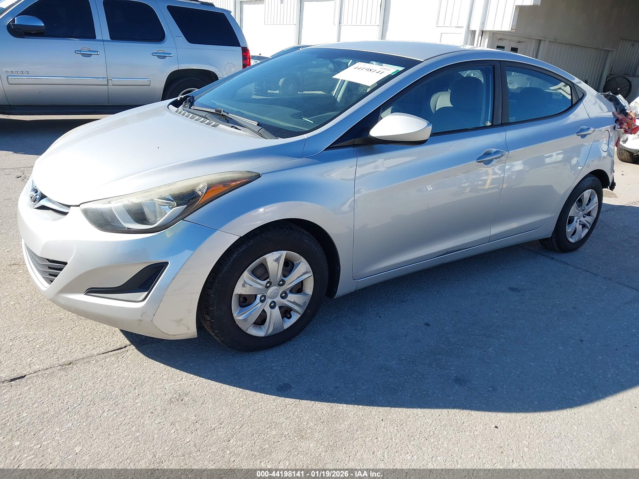 HYUNDAI ELANTRA image 2