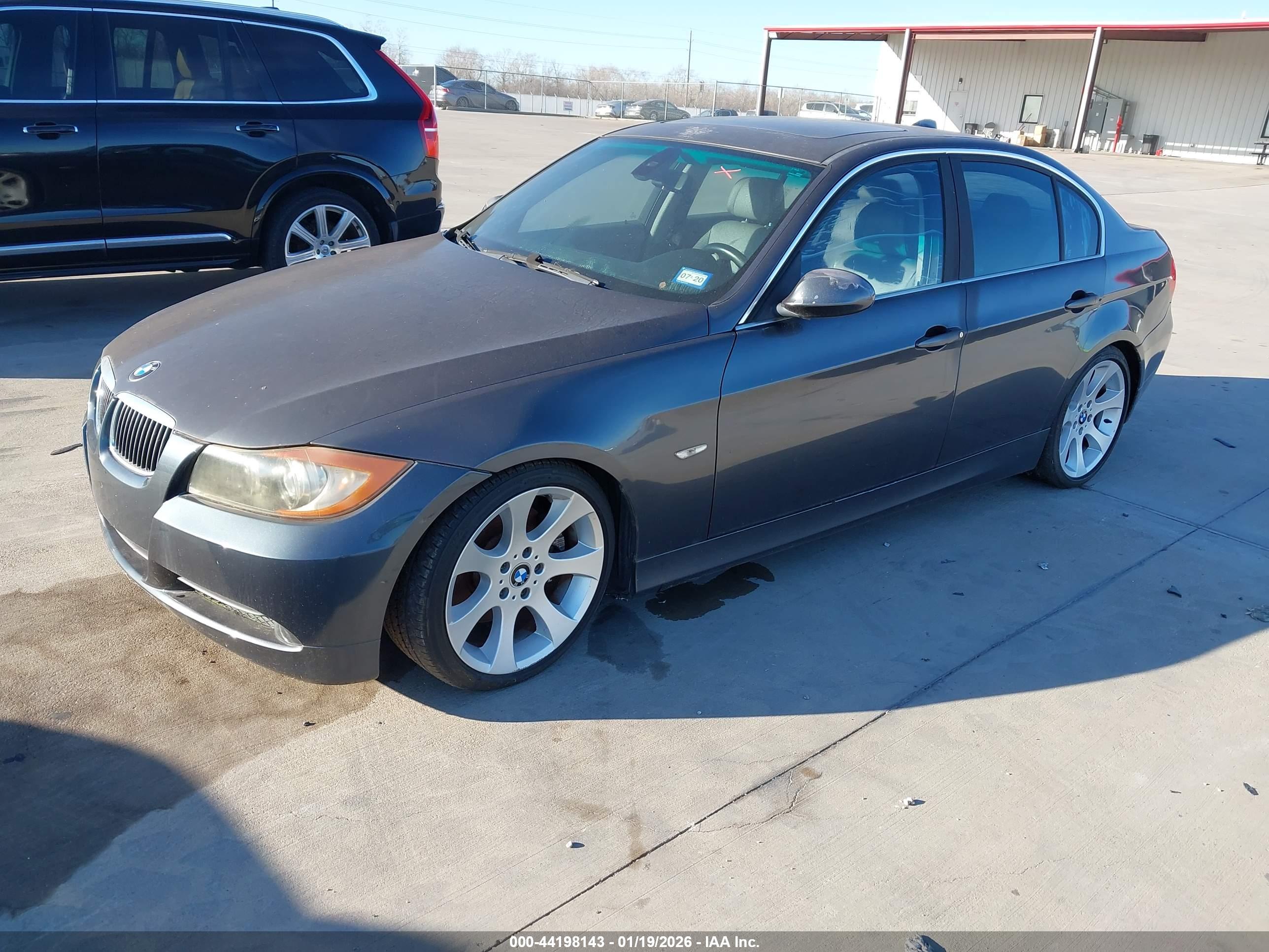 BMW 330I image 2