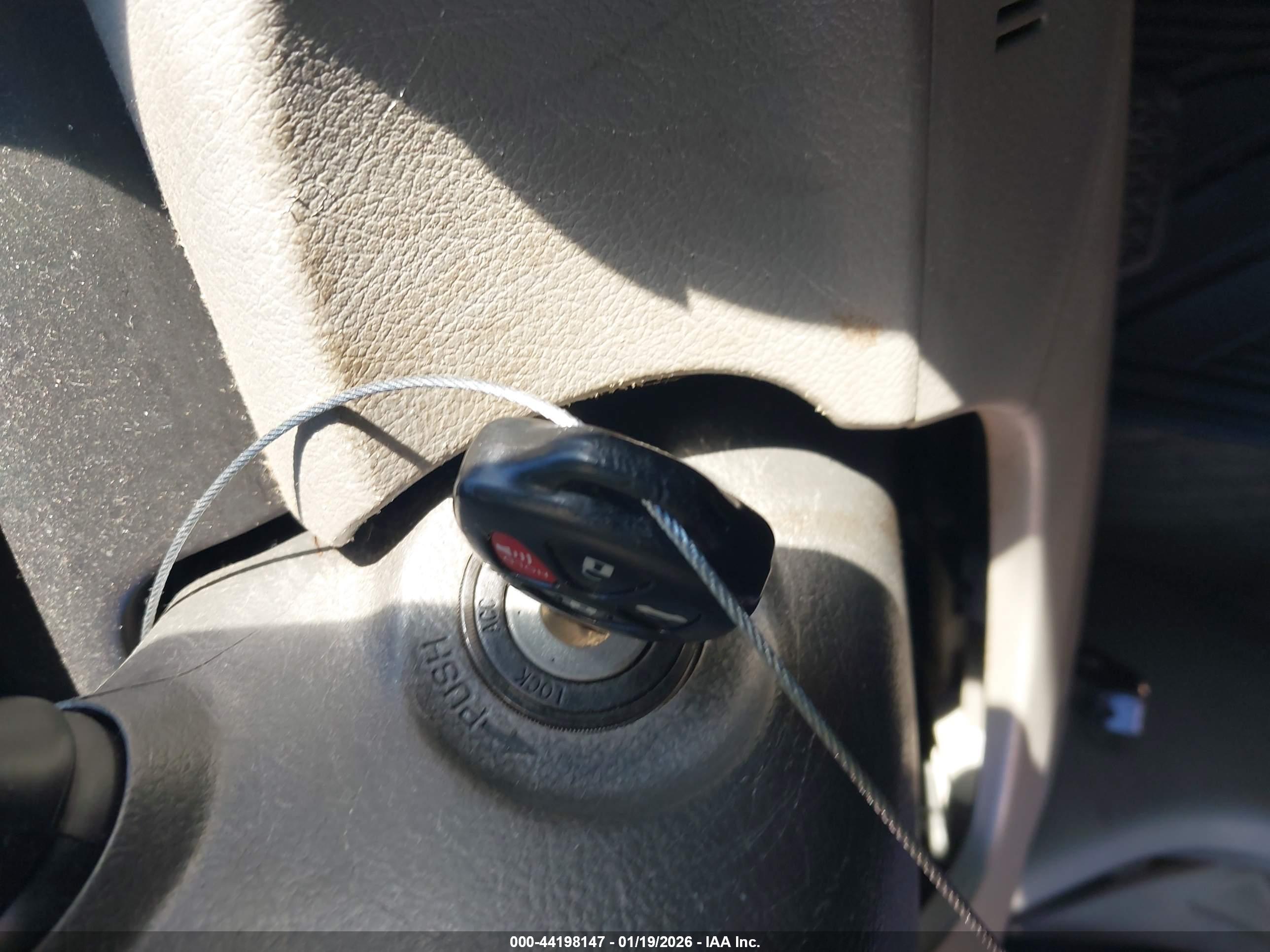 TOYOTA CAMRY image 11