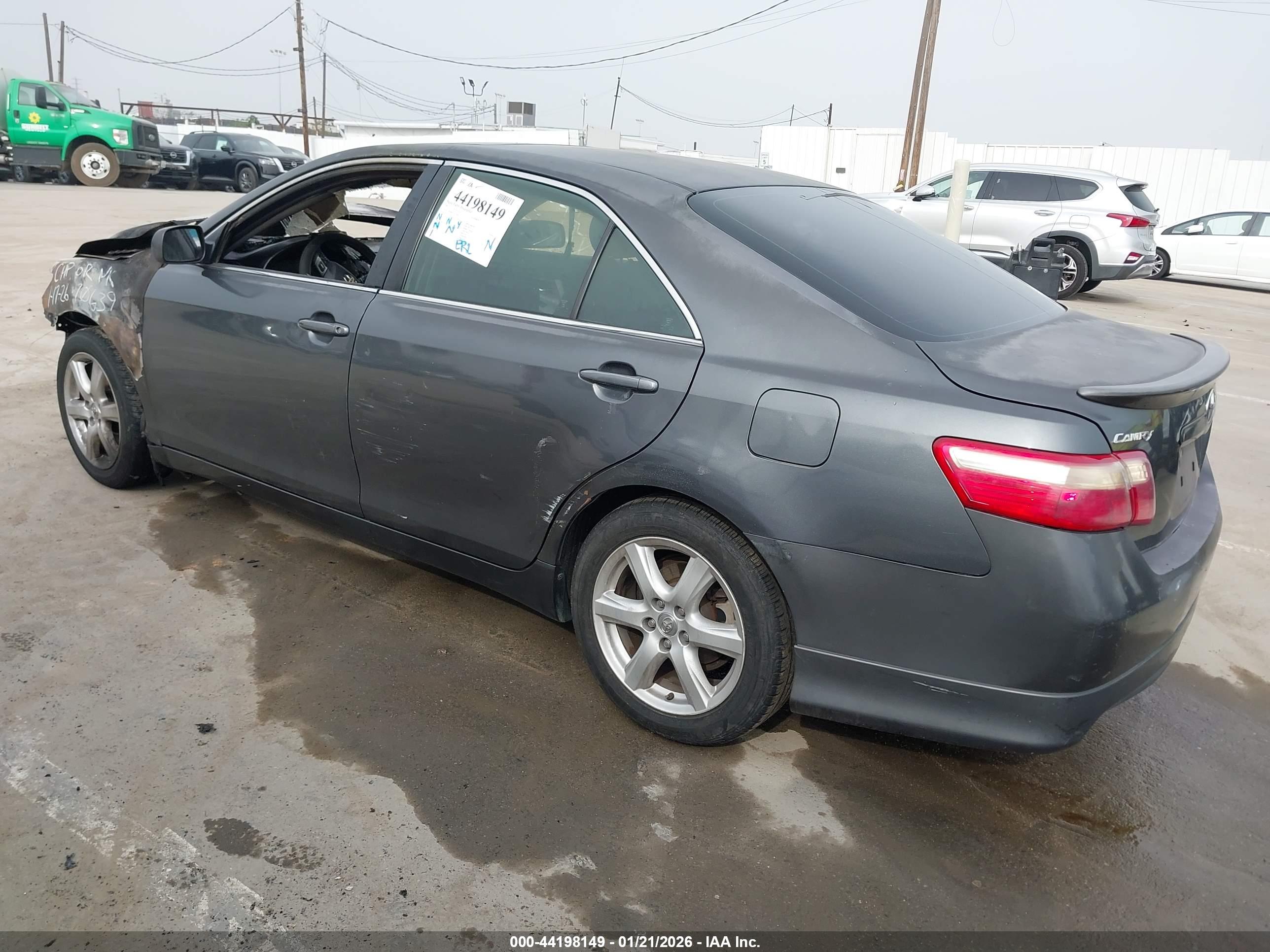 TOYOTA CAMRY image 3