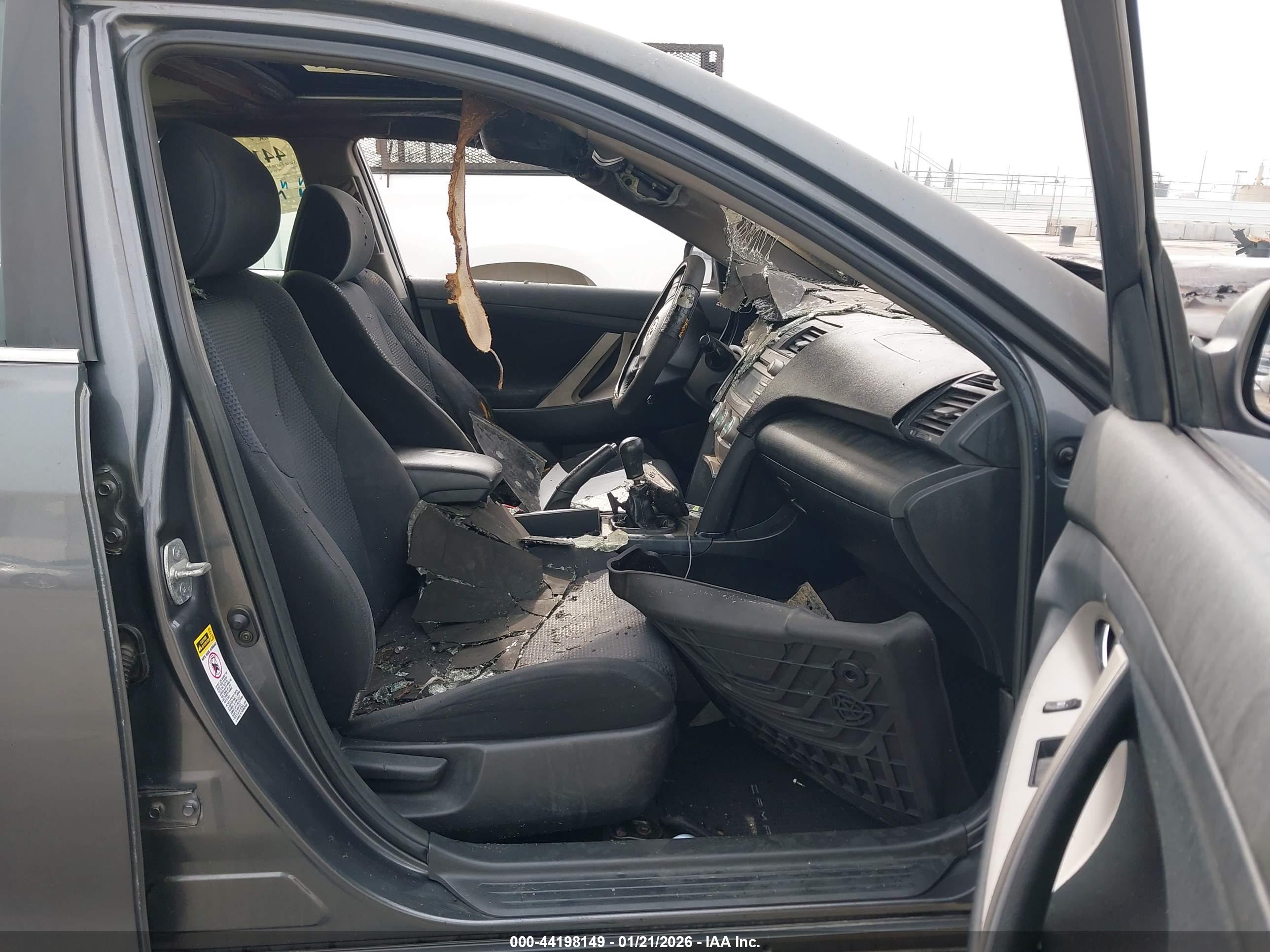 TOYOTA CAMRY image 5