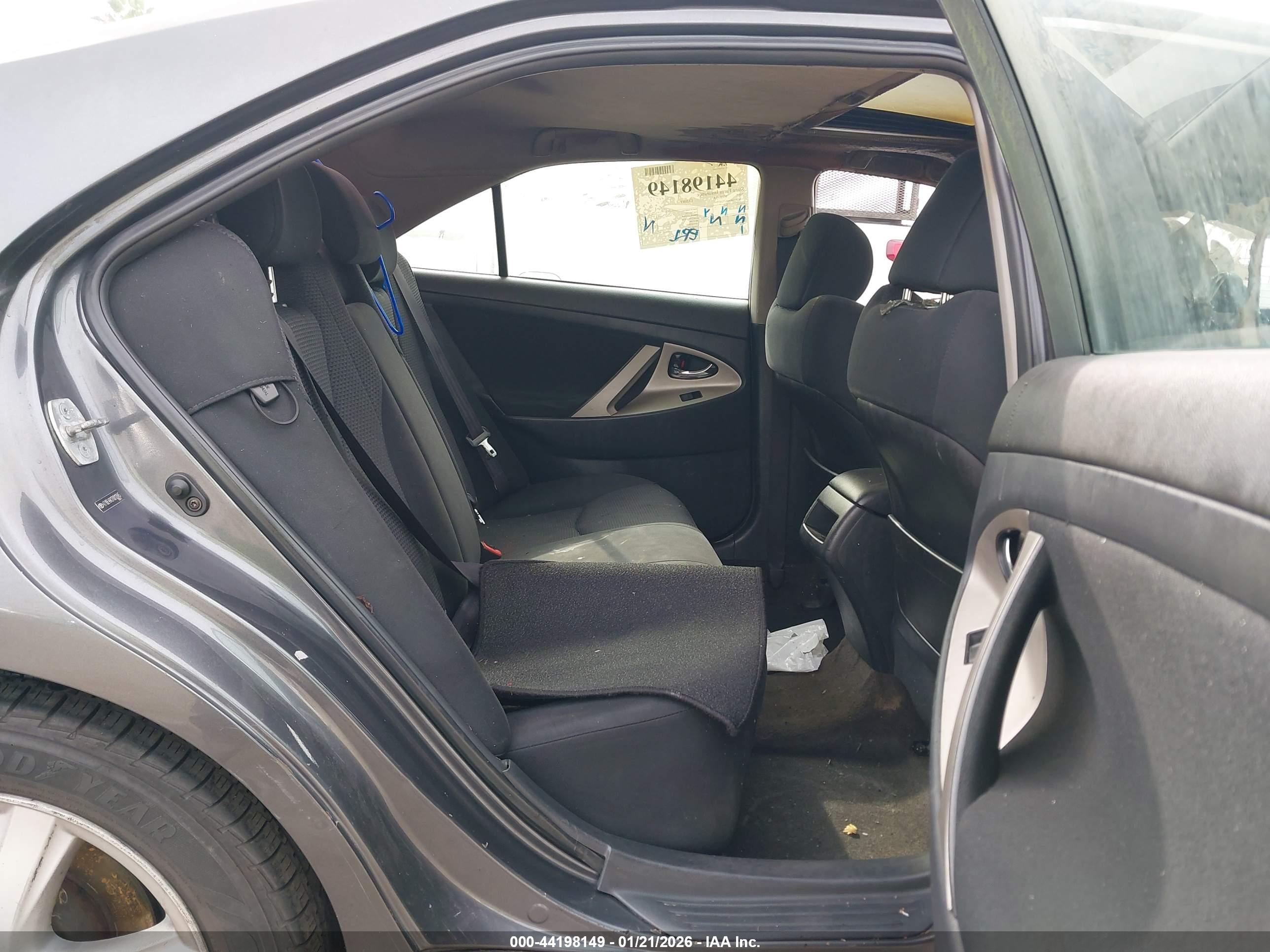 TOYOTA CAMRY image 8