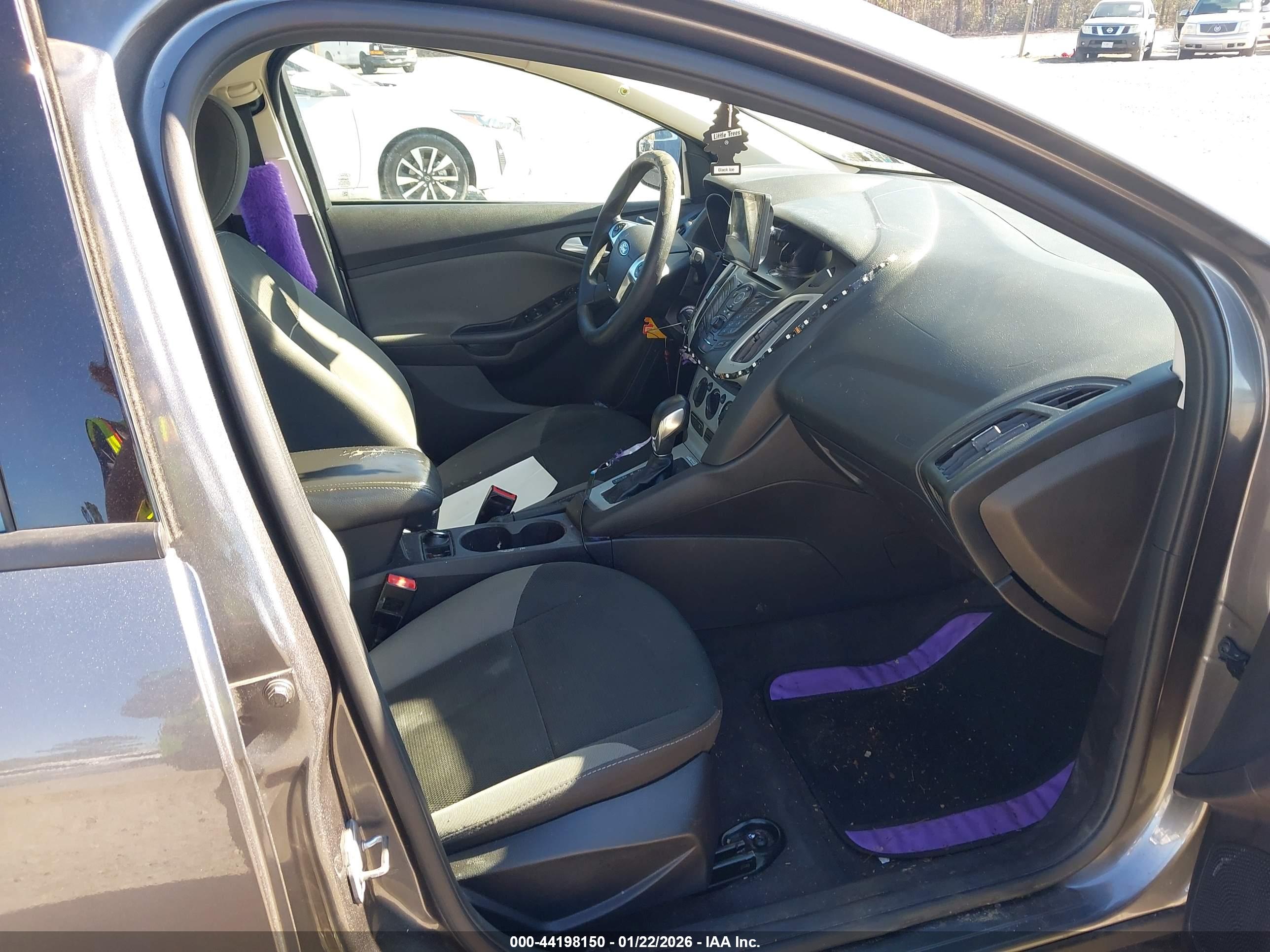 FORD FOCUS image 5