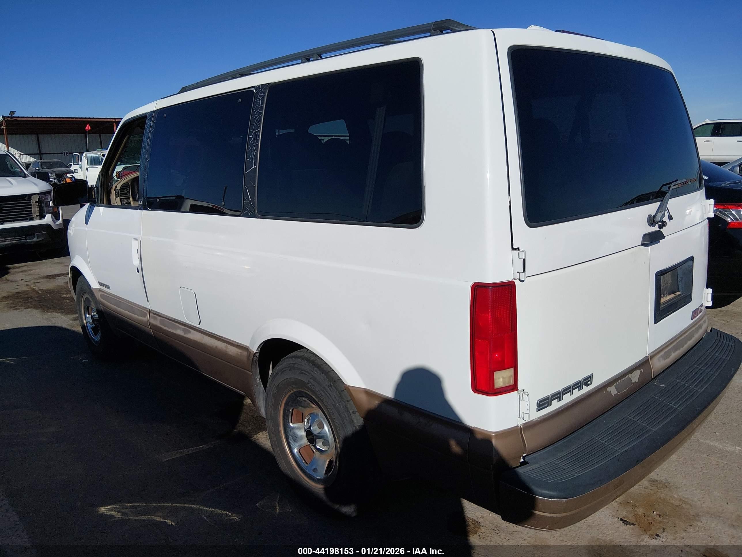 GMC SAFARI image 3