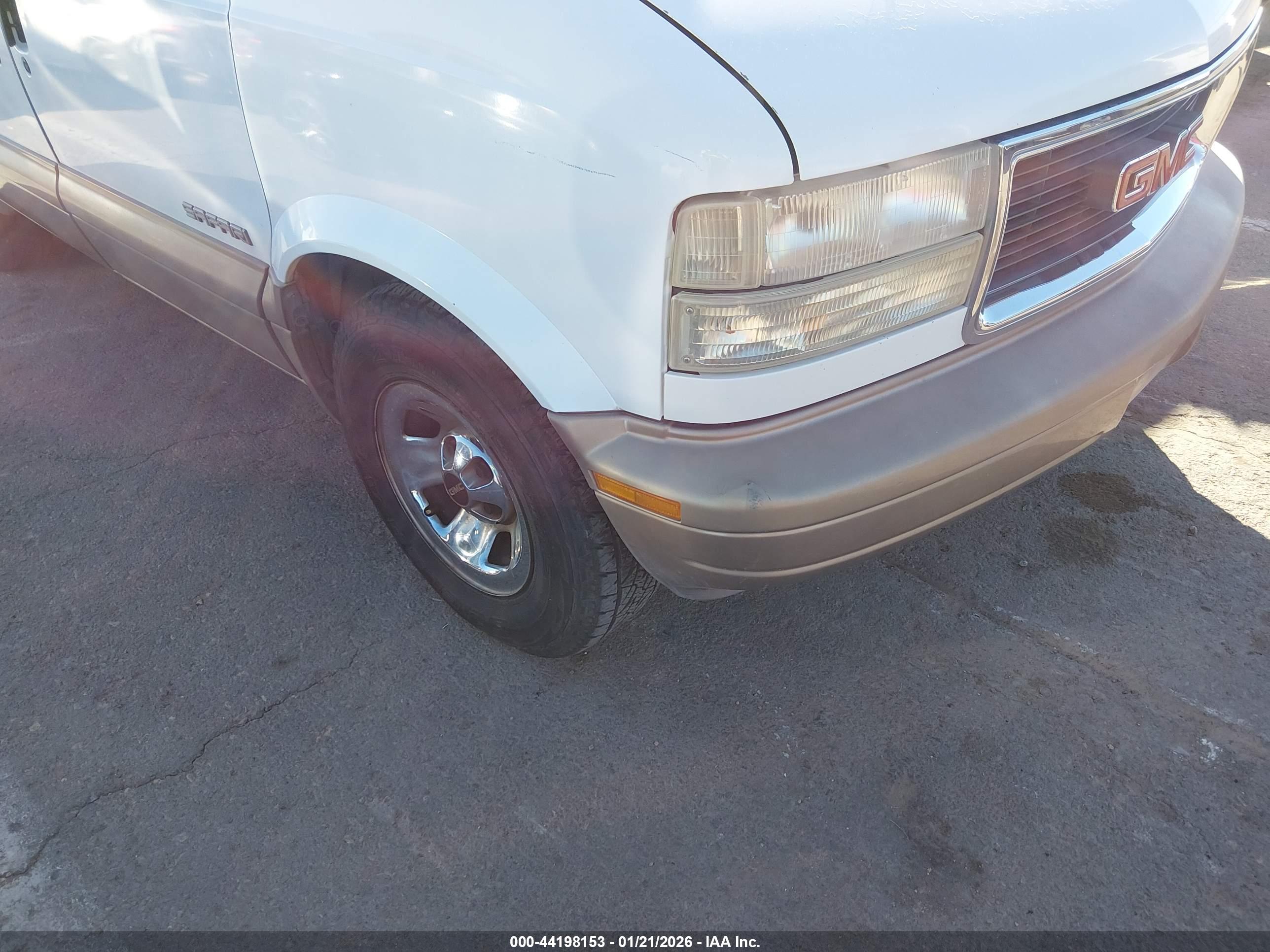 GMC SAFARI image 6