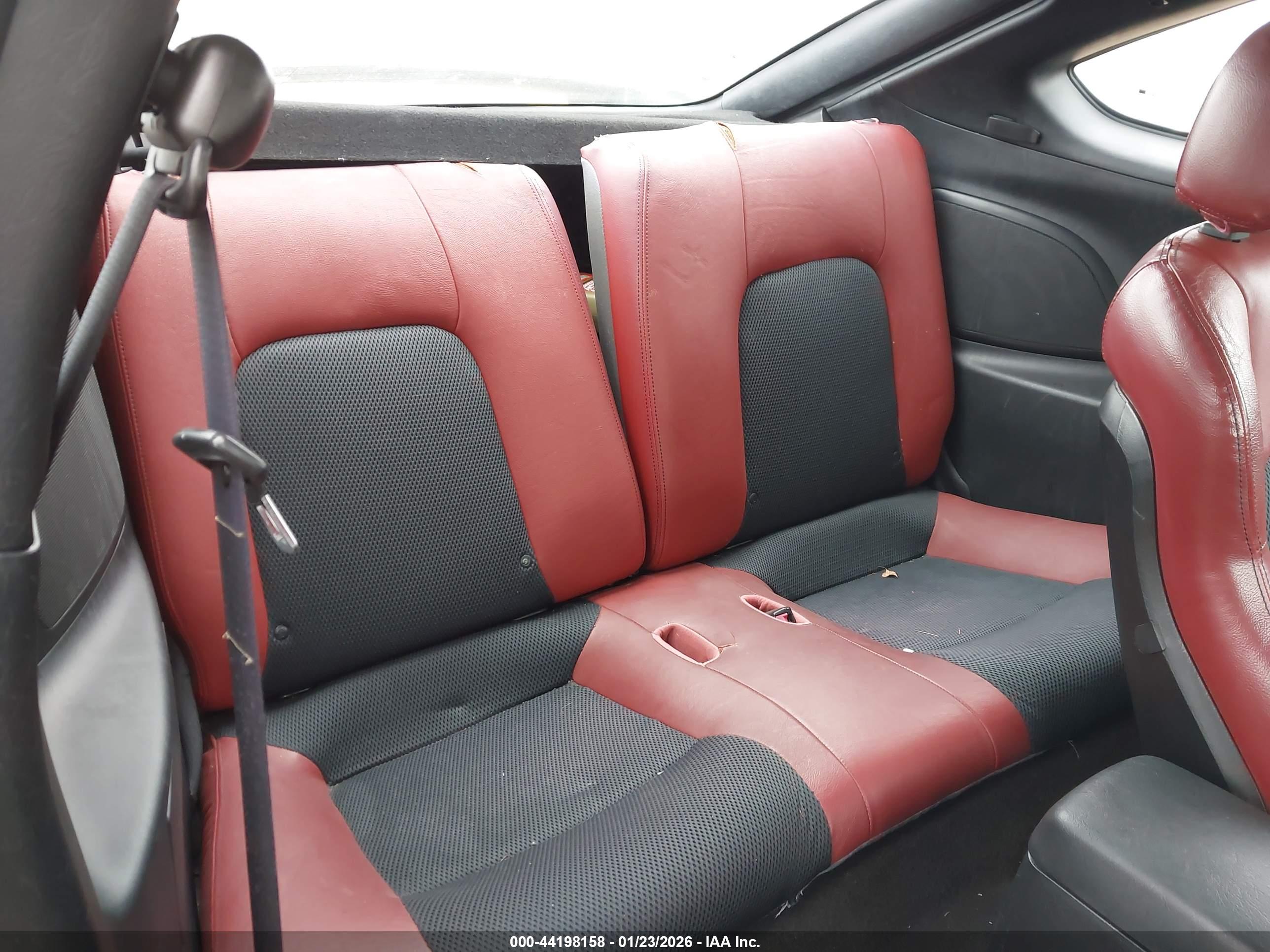 HYUNDAI TIBURON image 8