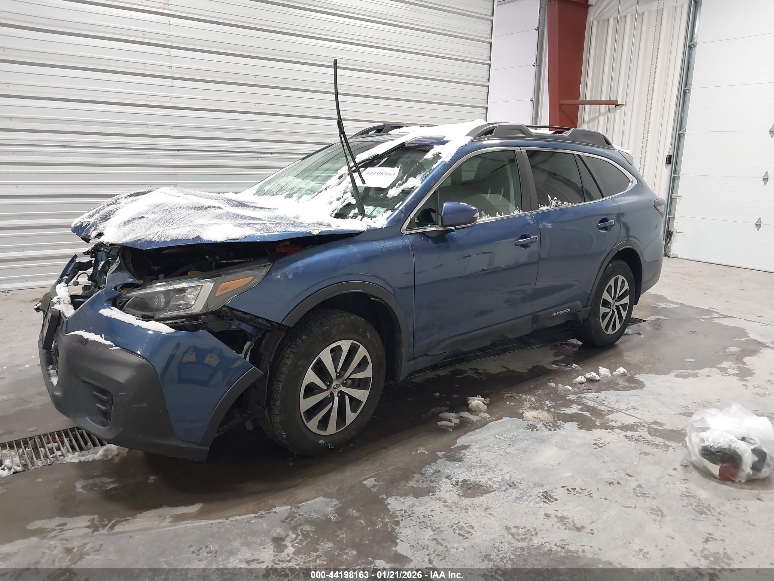 SUBARU OUTBACK image 2