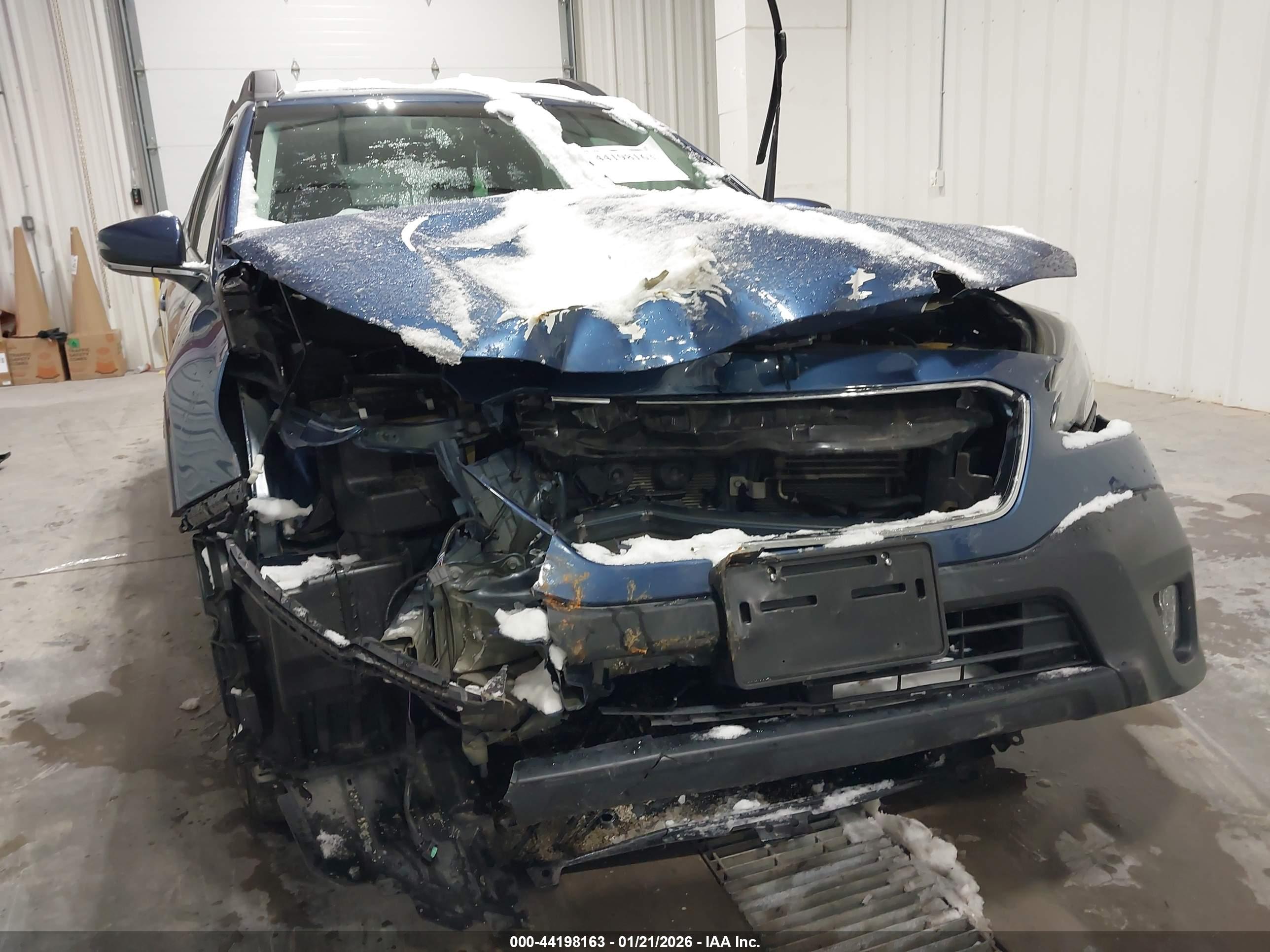 SUBARU OUTBACK image 6