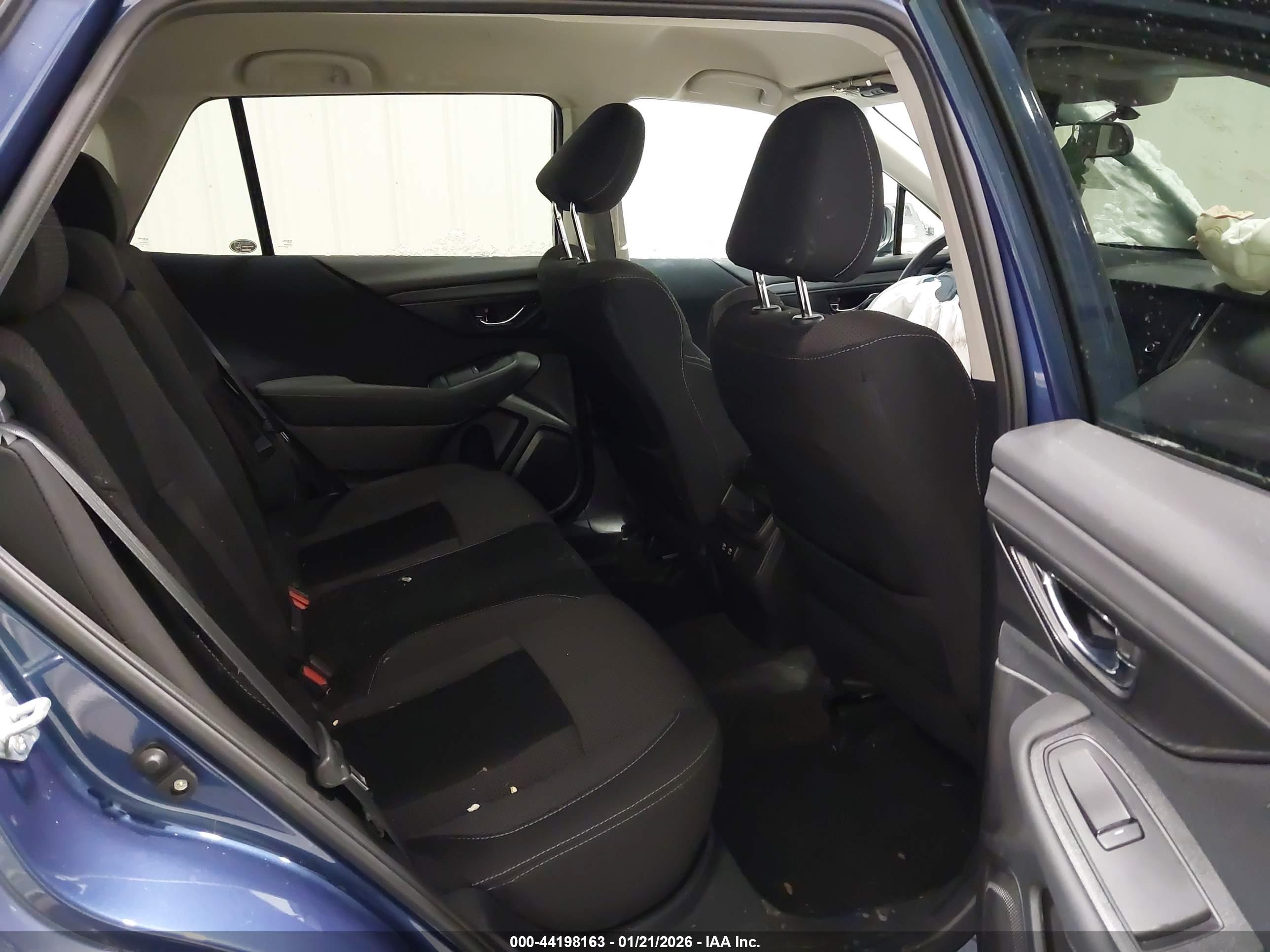 SUBARU OUTBACK image 8