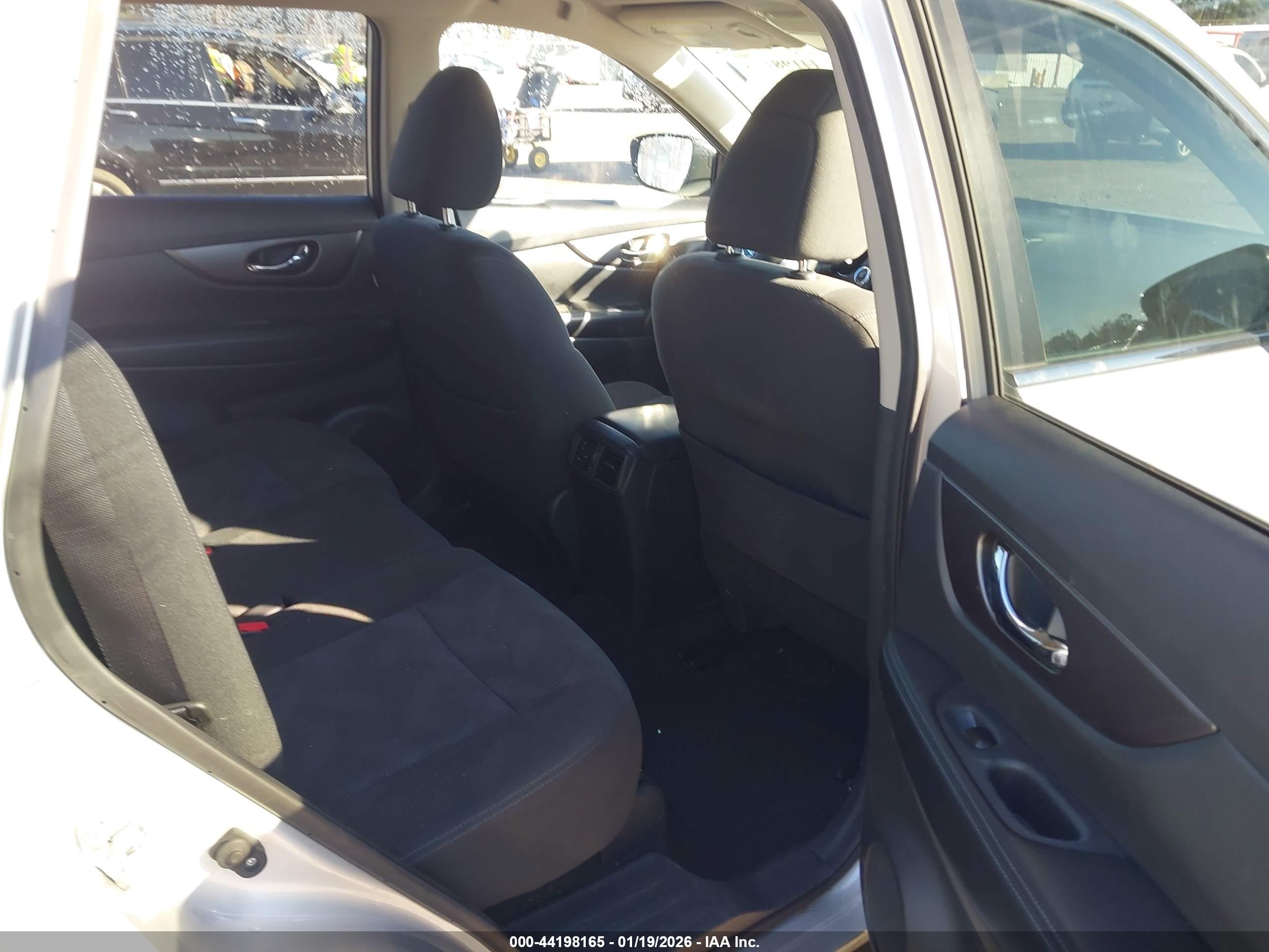 NISSAN ROGUE image 8
