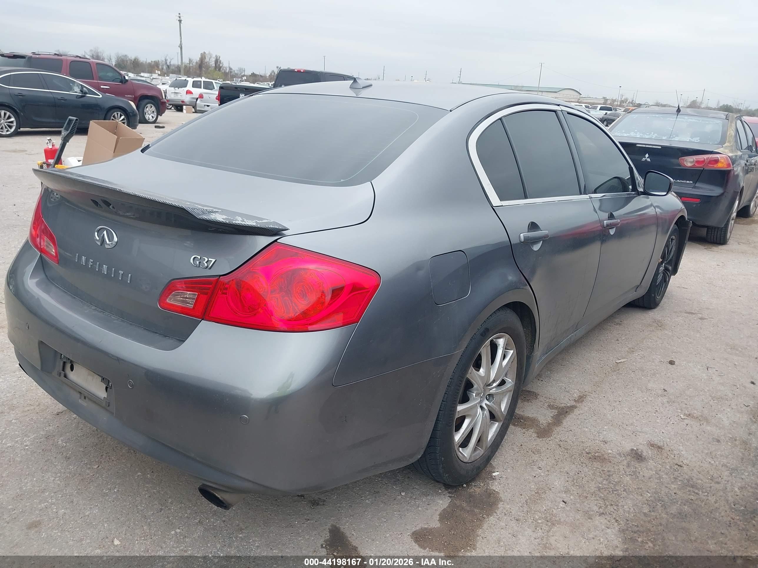 INFINITI G37 image 4