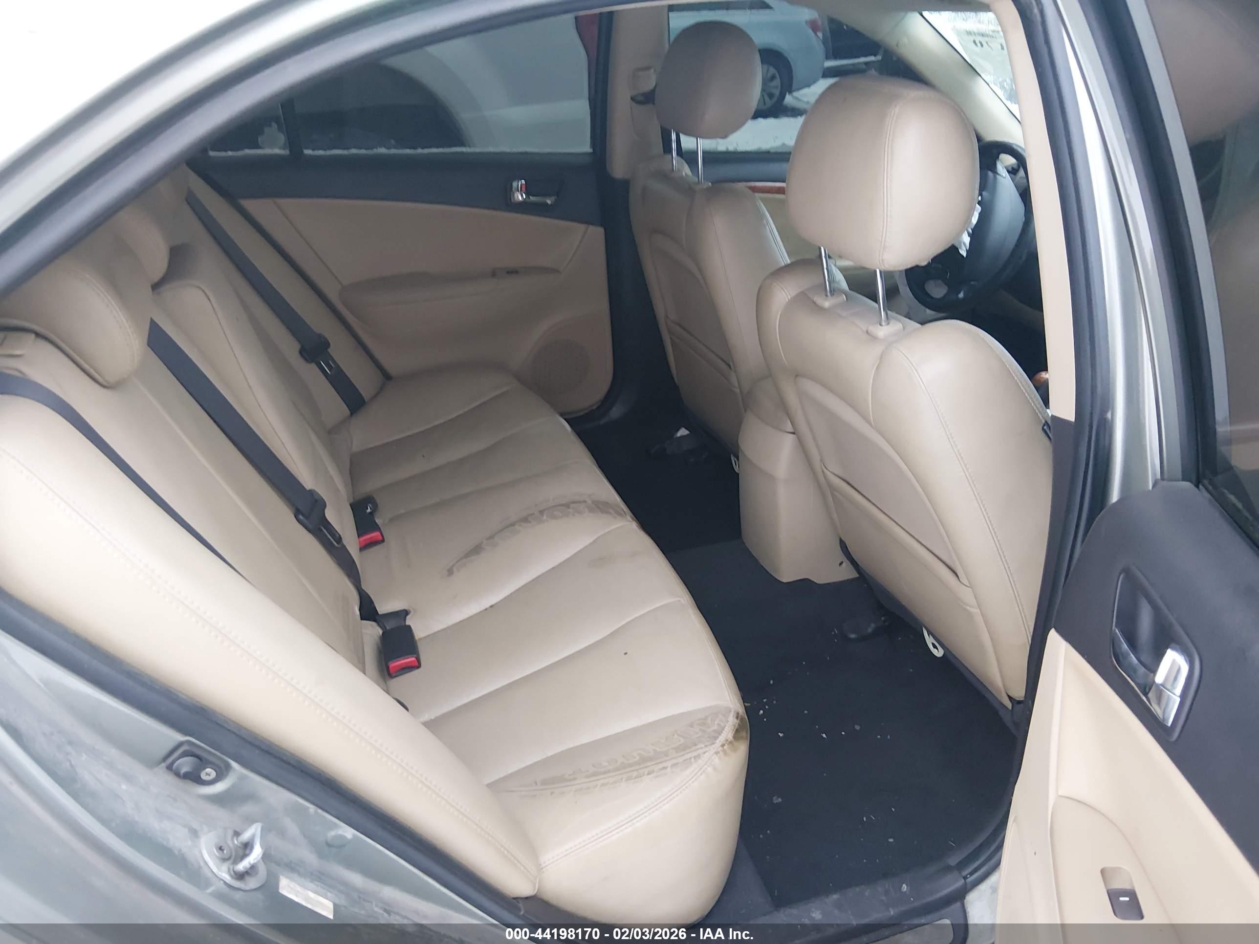HYUNDAI SONATA image 8