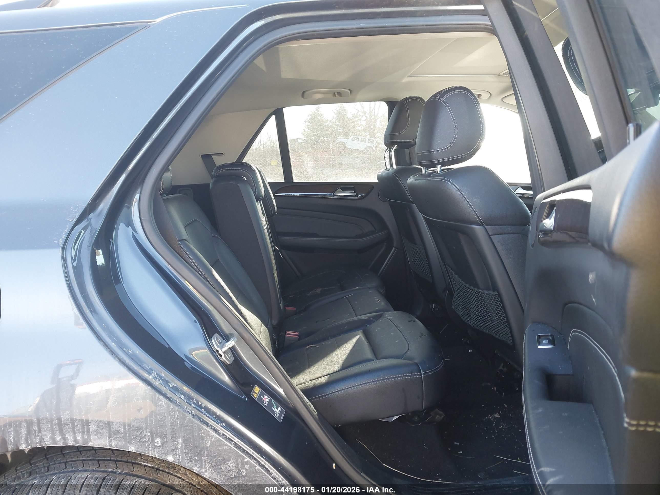MERCEDES-BENZ ML image 8