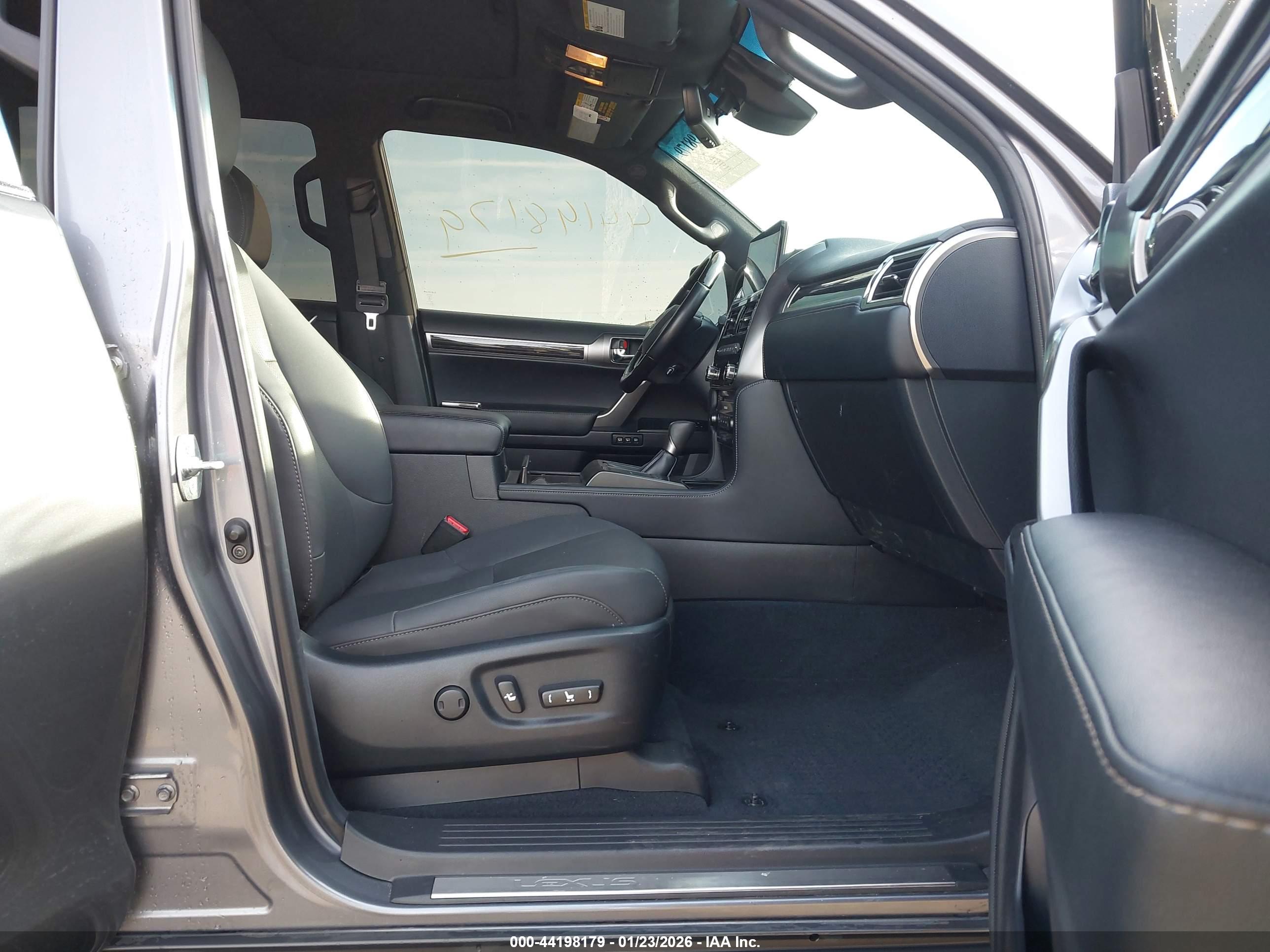 LEXUS GX image 5