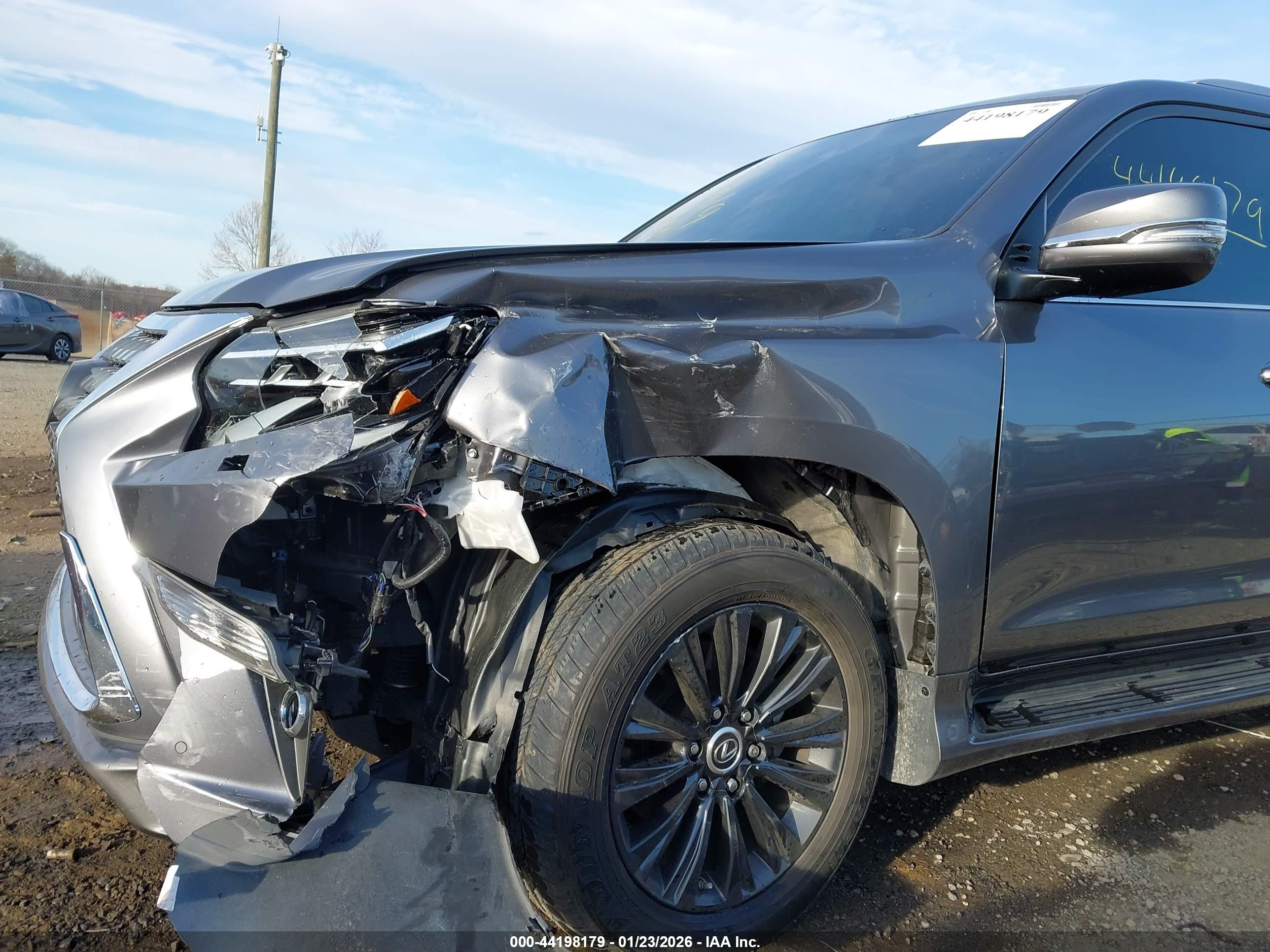 LEXUS GX image 6
