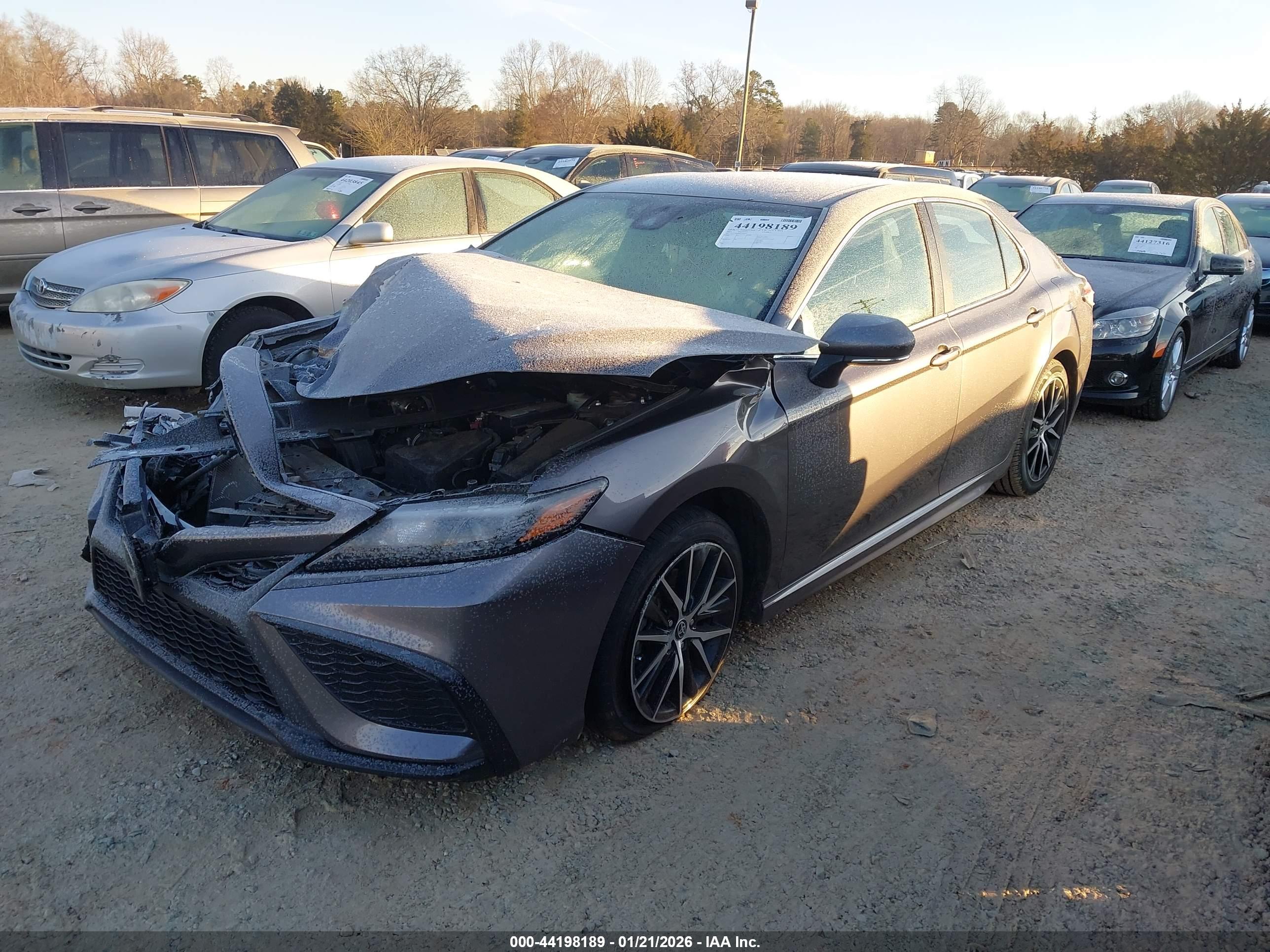 TOYOTA CAMRY image 2