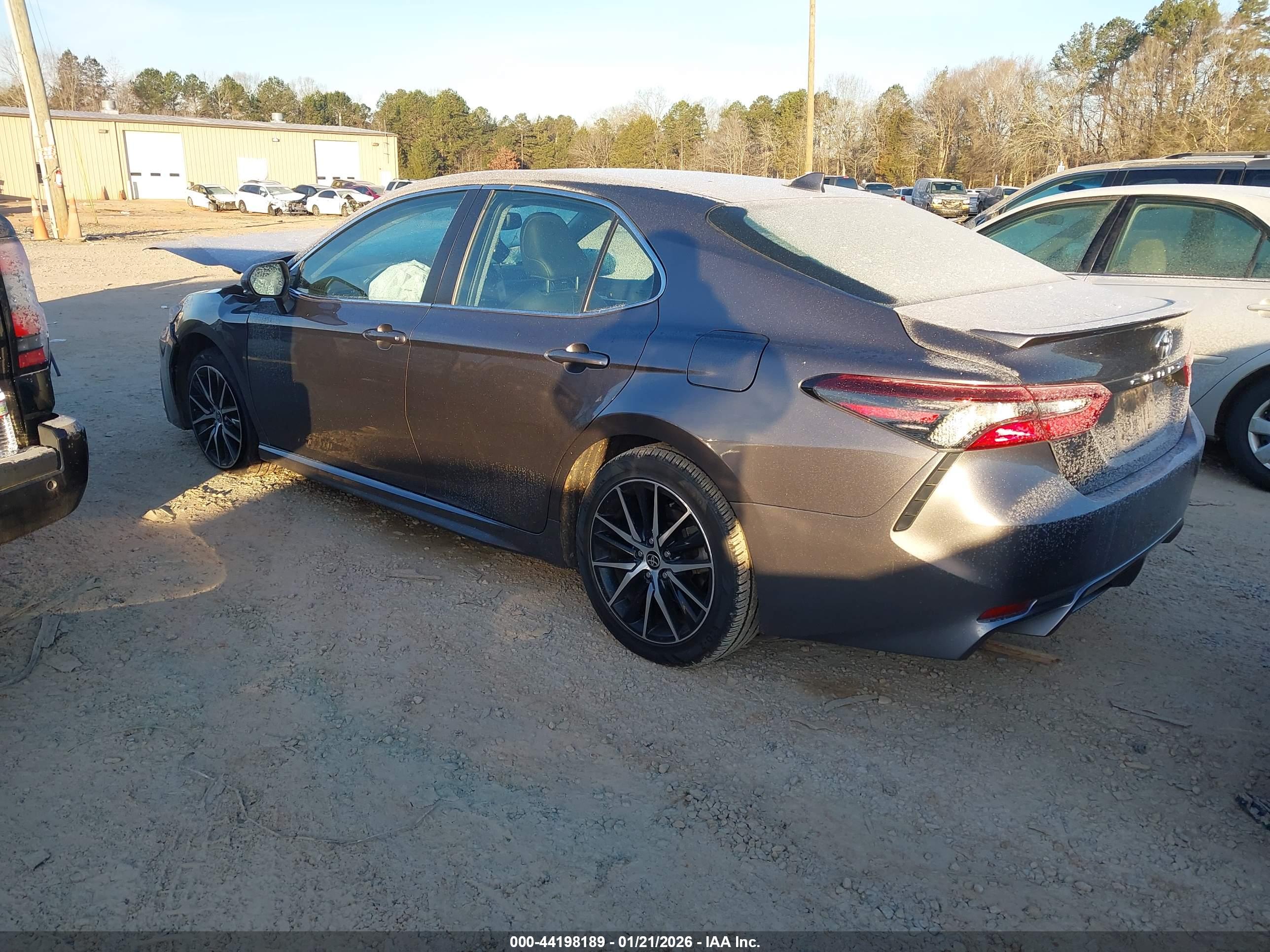 TOYOTA CAMRY image 3