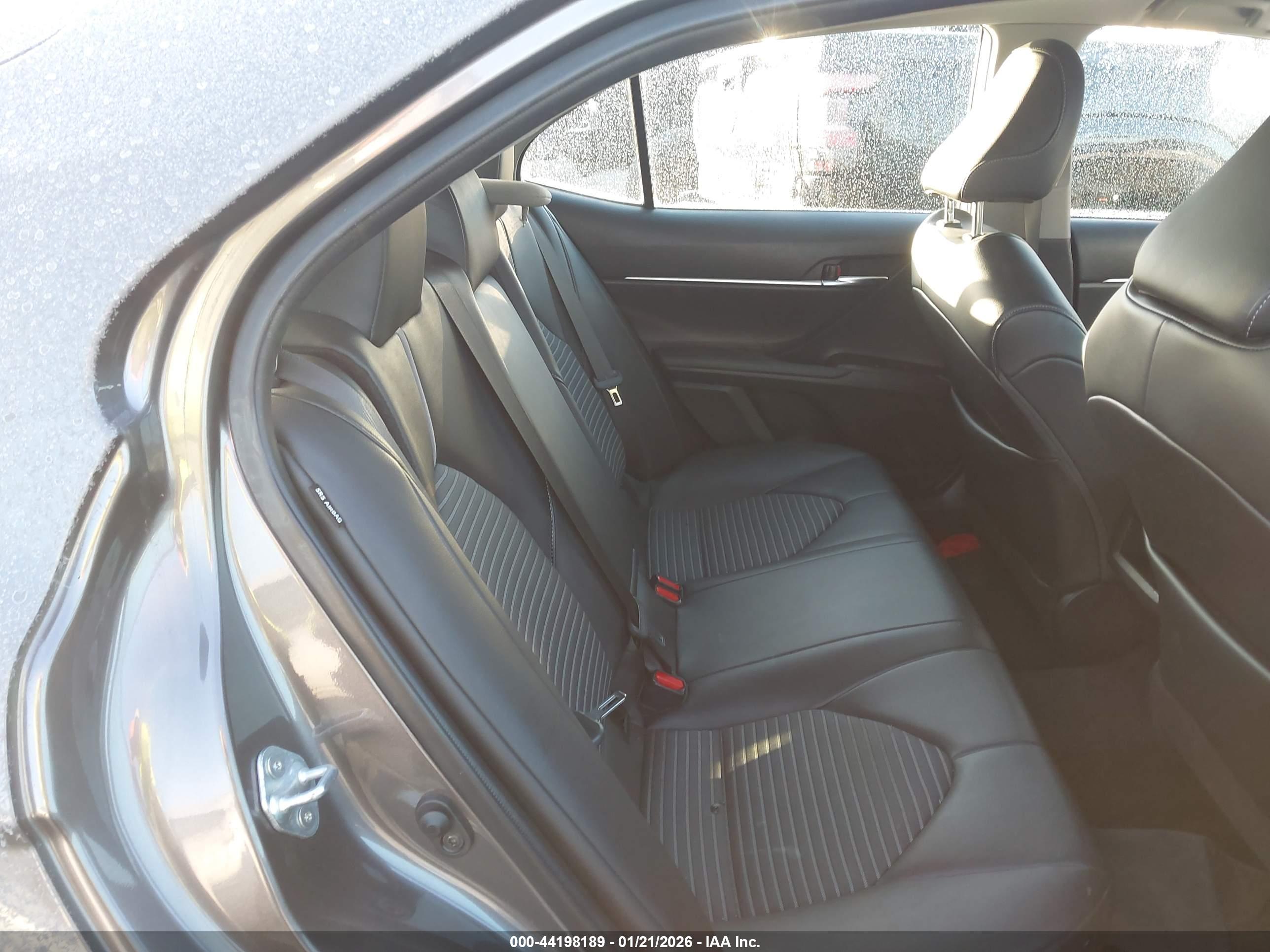 TOYOTA CAMRY image 8