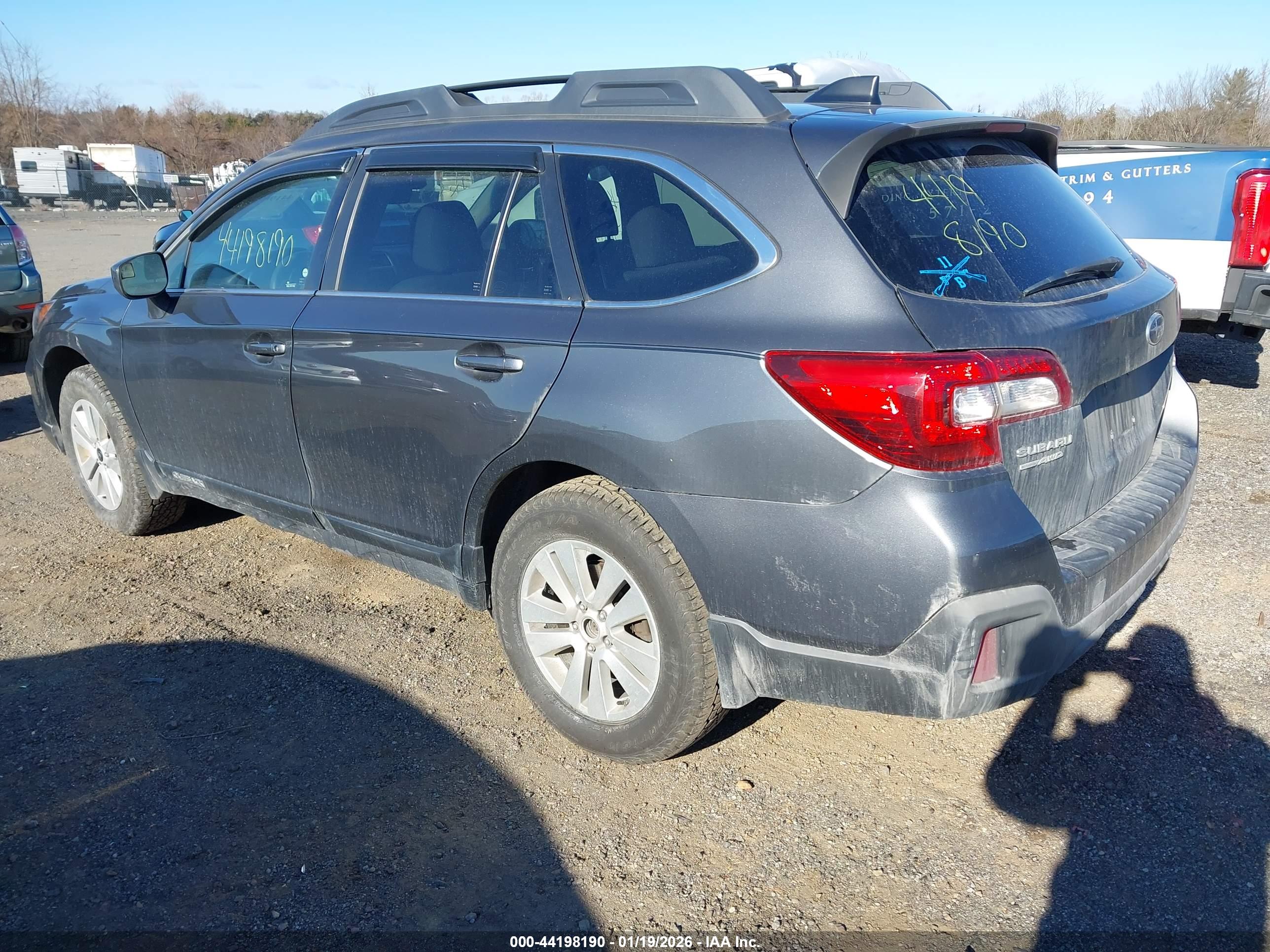 SUBARU OUTBACK image 3