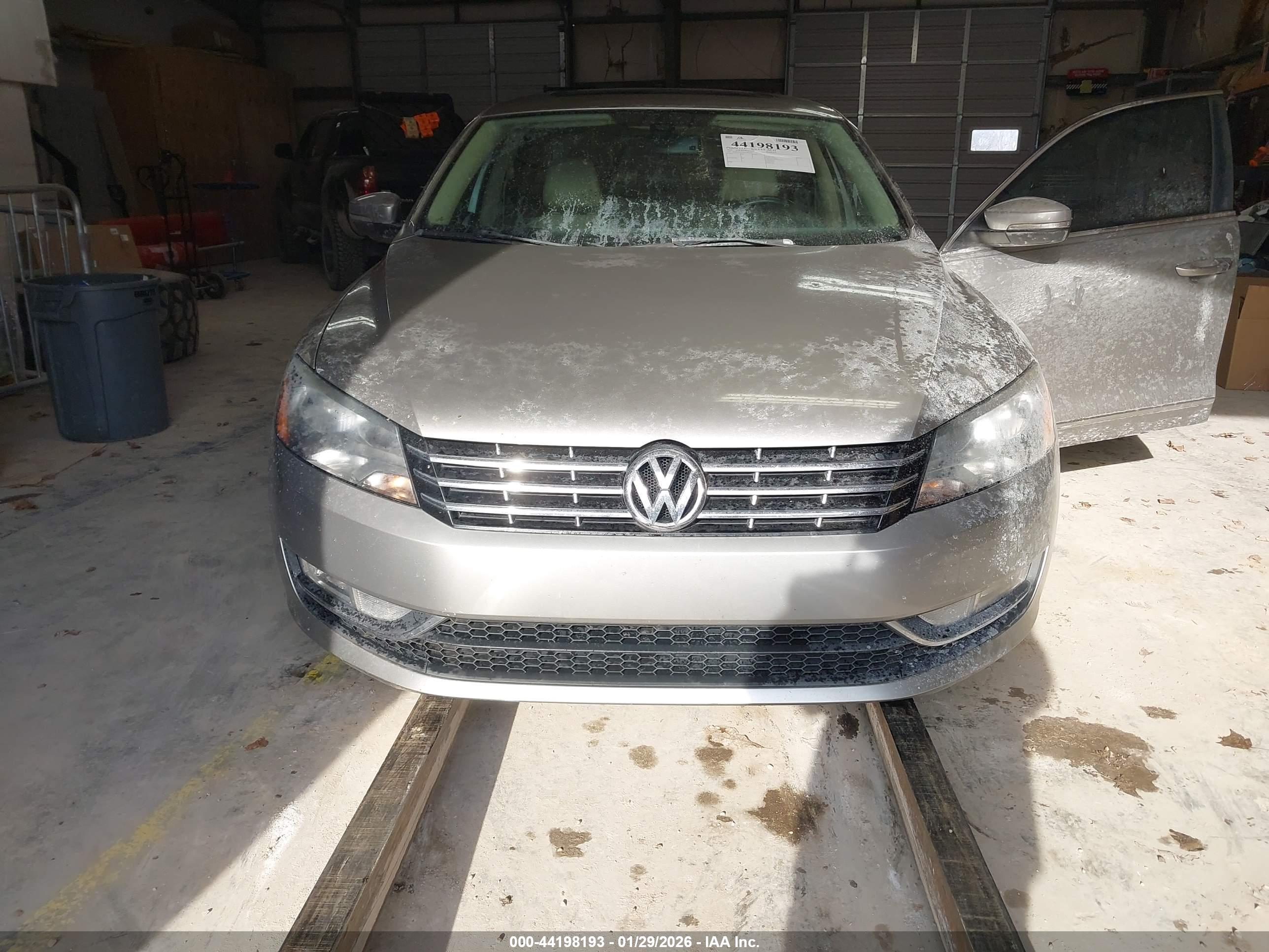 VOLKSWAGEN PASSAT image 6