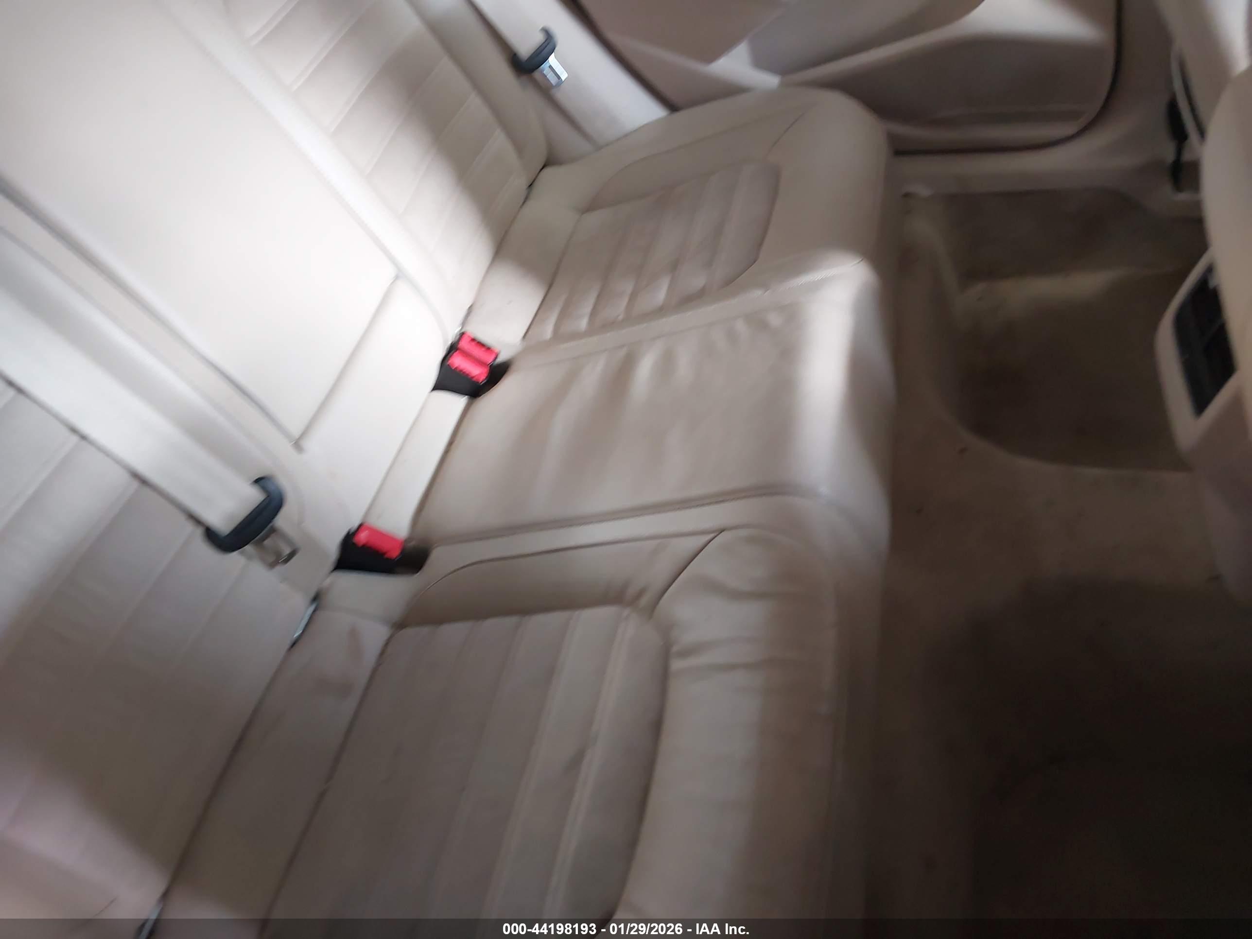 VOLKSWAGEN PASSAT image 8