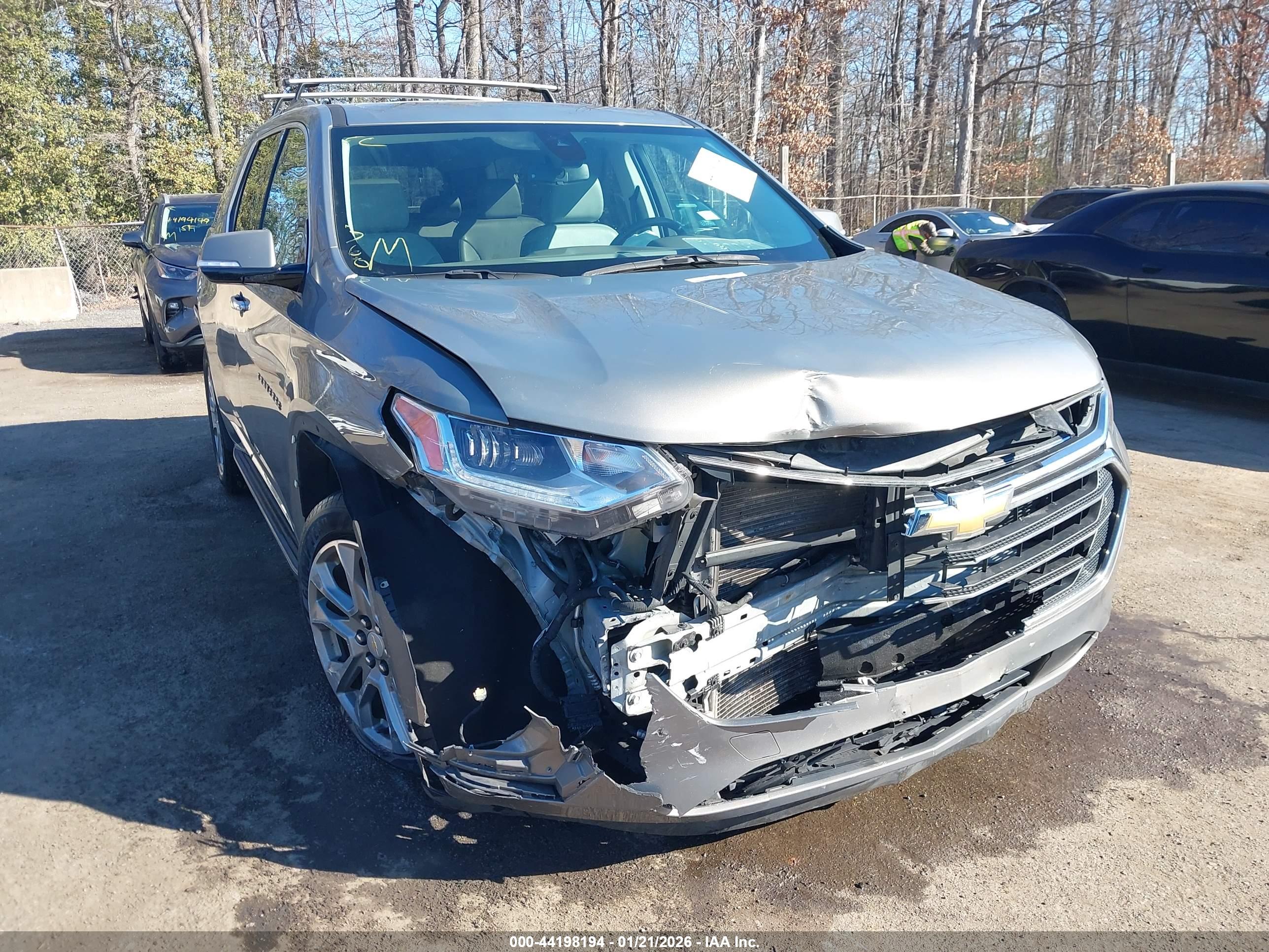 CHEVROLET TRAVERSE image 6