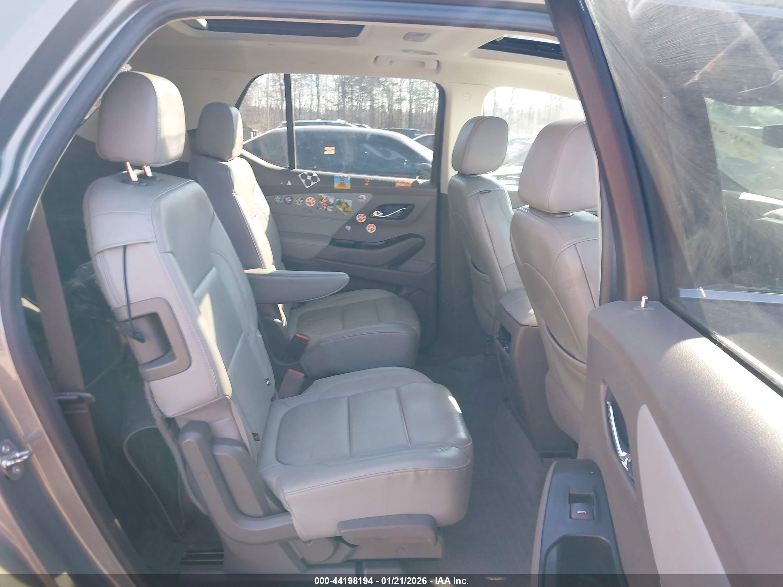 CHEVROLET TRAVERSE image 8