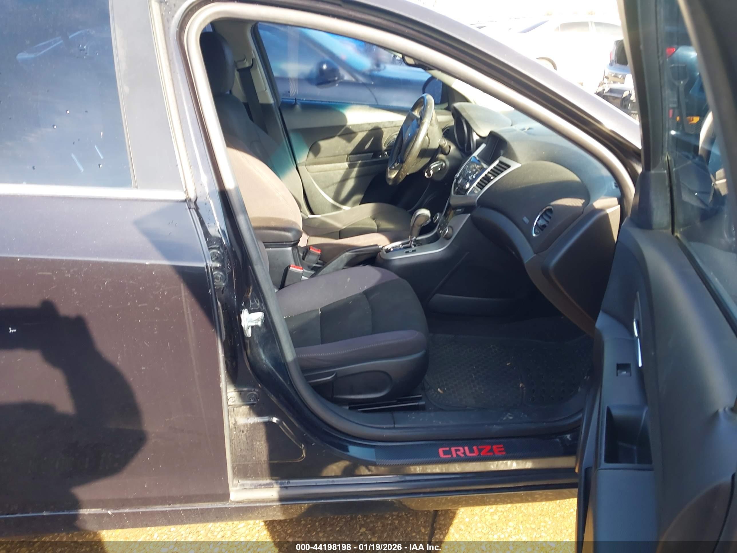 CHEVROLET CRUZE image 5