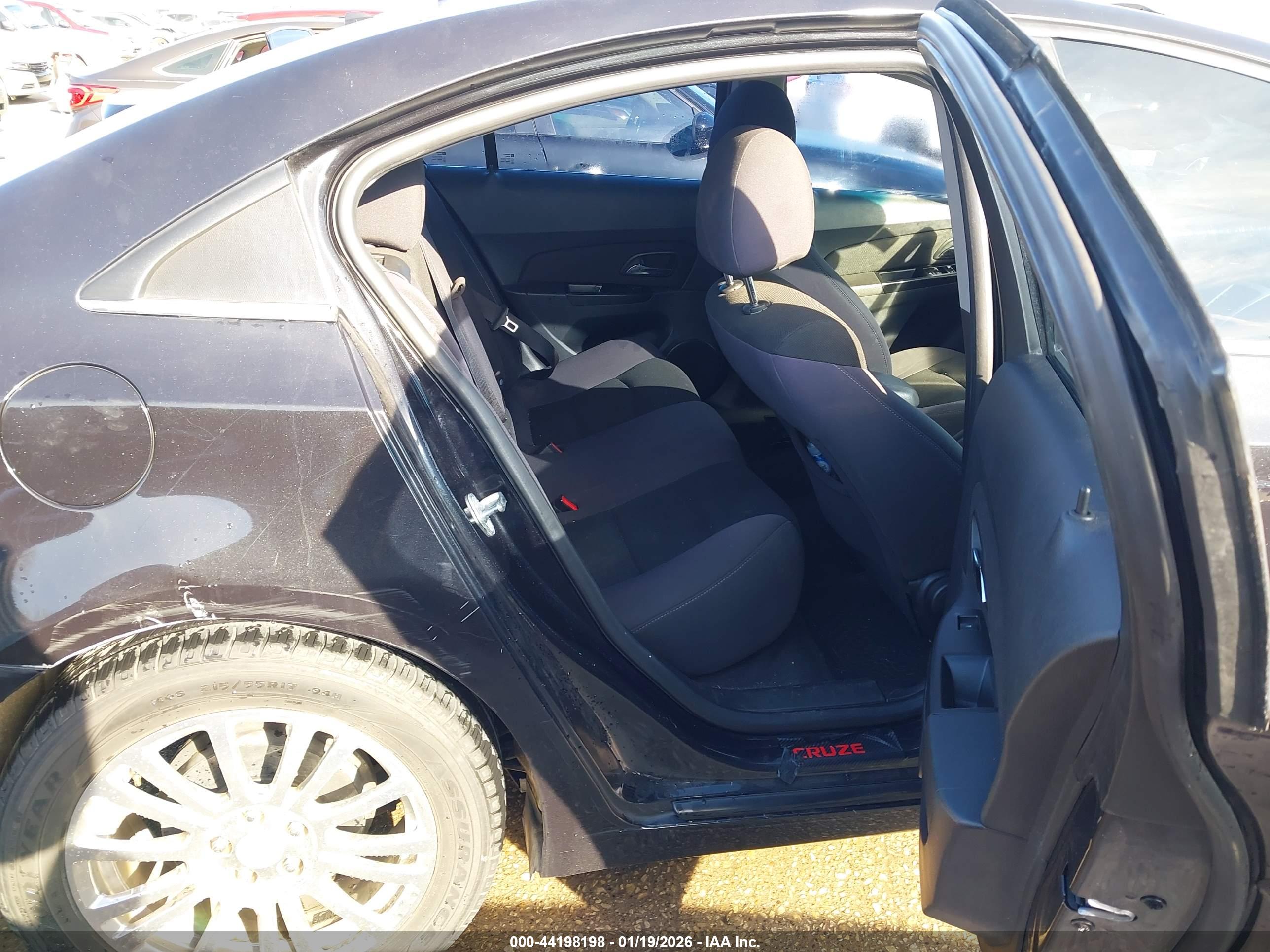 CHEVROLET CRUZE image 8