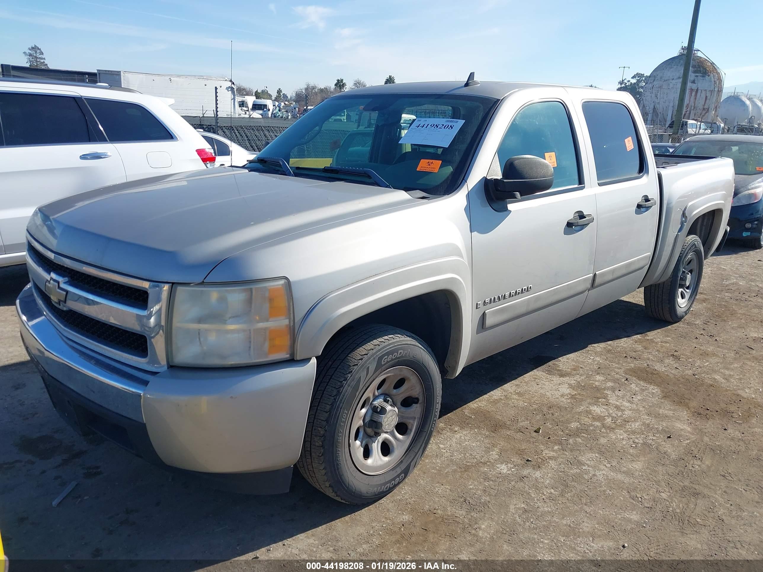 CHEVROLET SILVERADO image 2