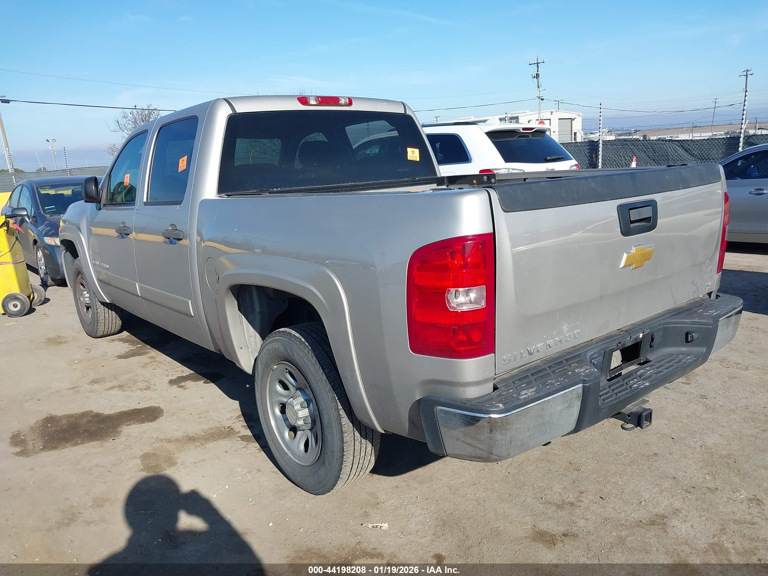 CHEVROLET SILVERADO image 3