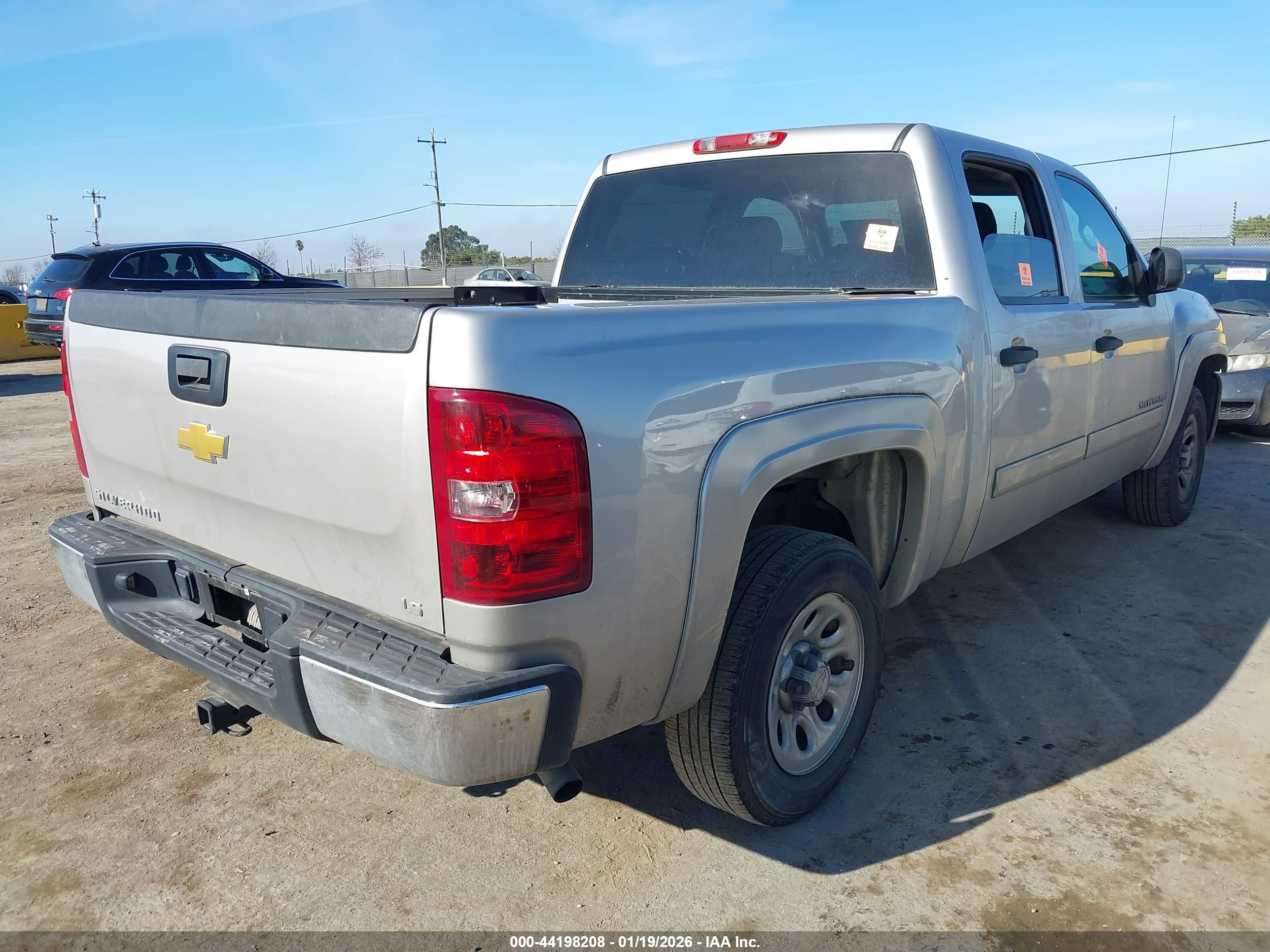 CHEVROLET SILVERADO image 4
